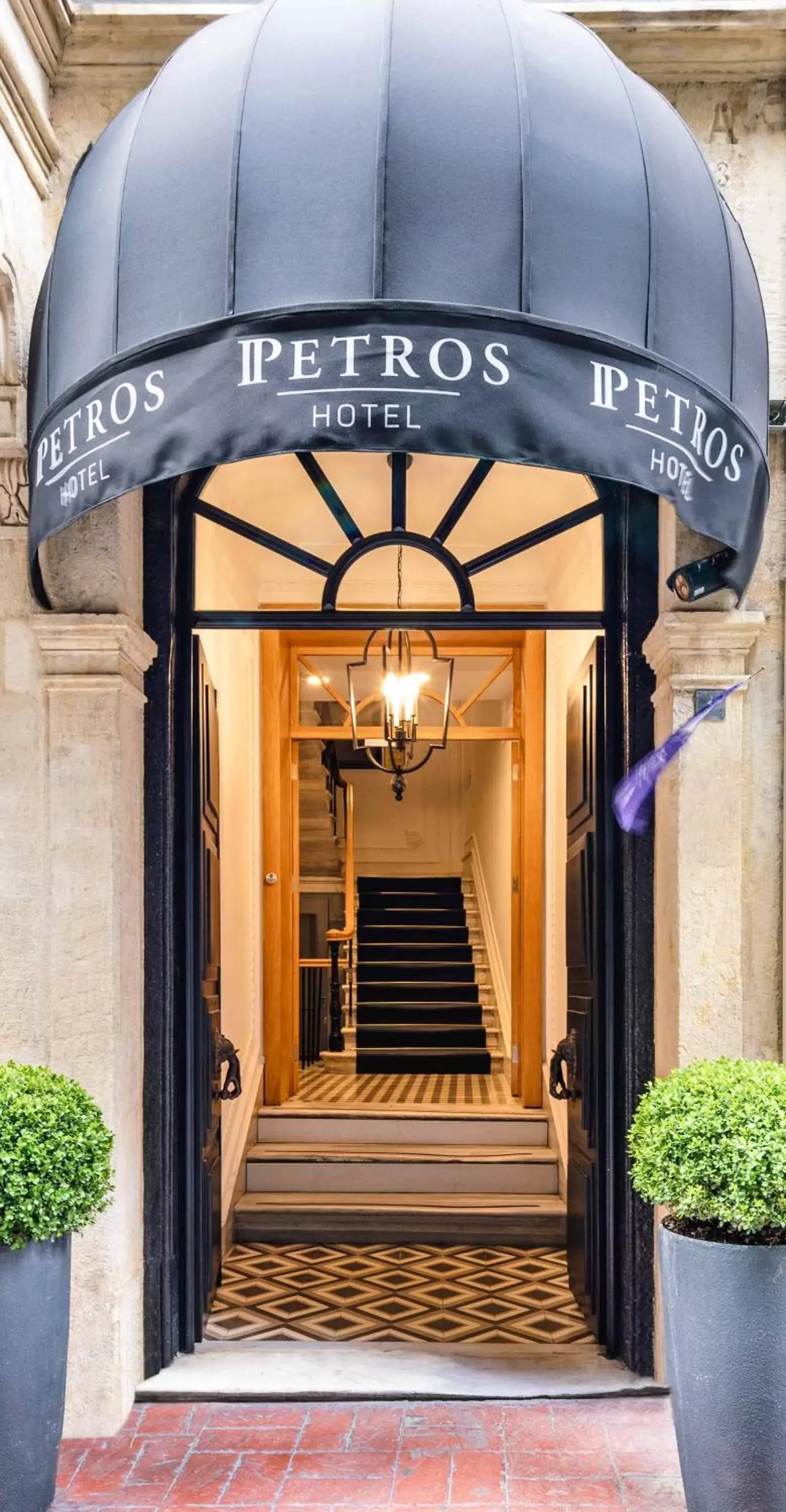 Facade/entrance in Petros Hotel