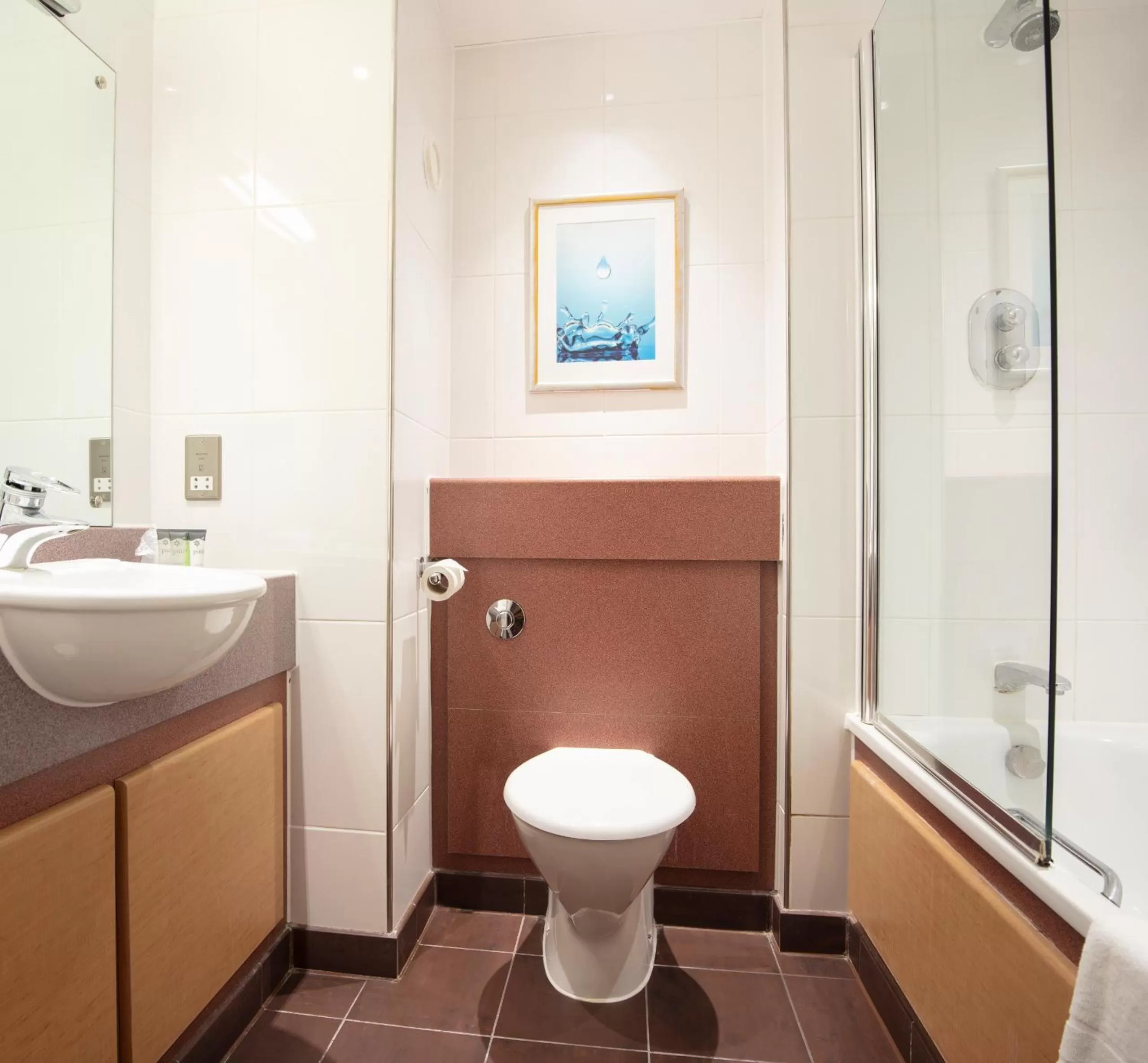 Property building, Bathroom in Alexandra House