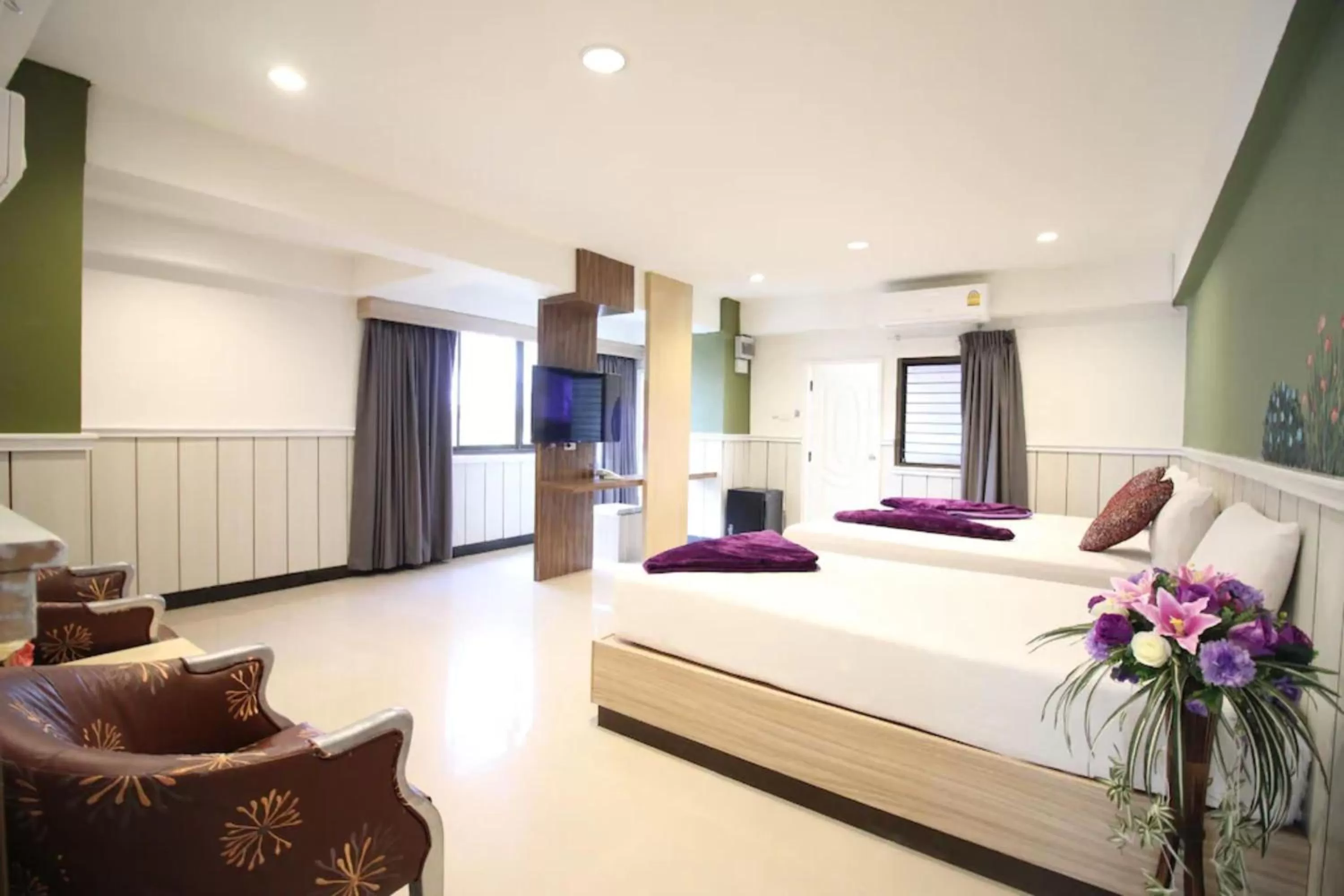 Photo of the whole room, Bed in Kaya Place