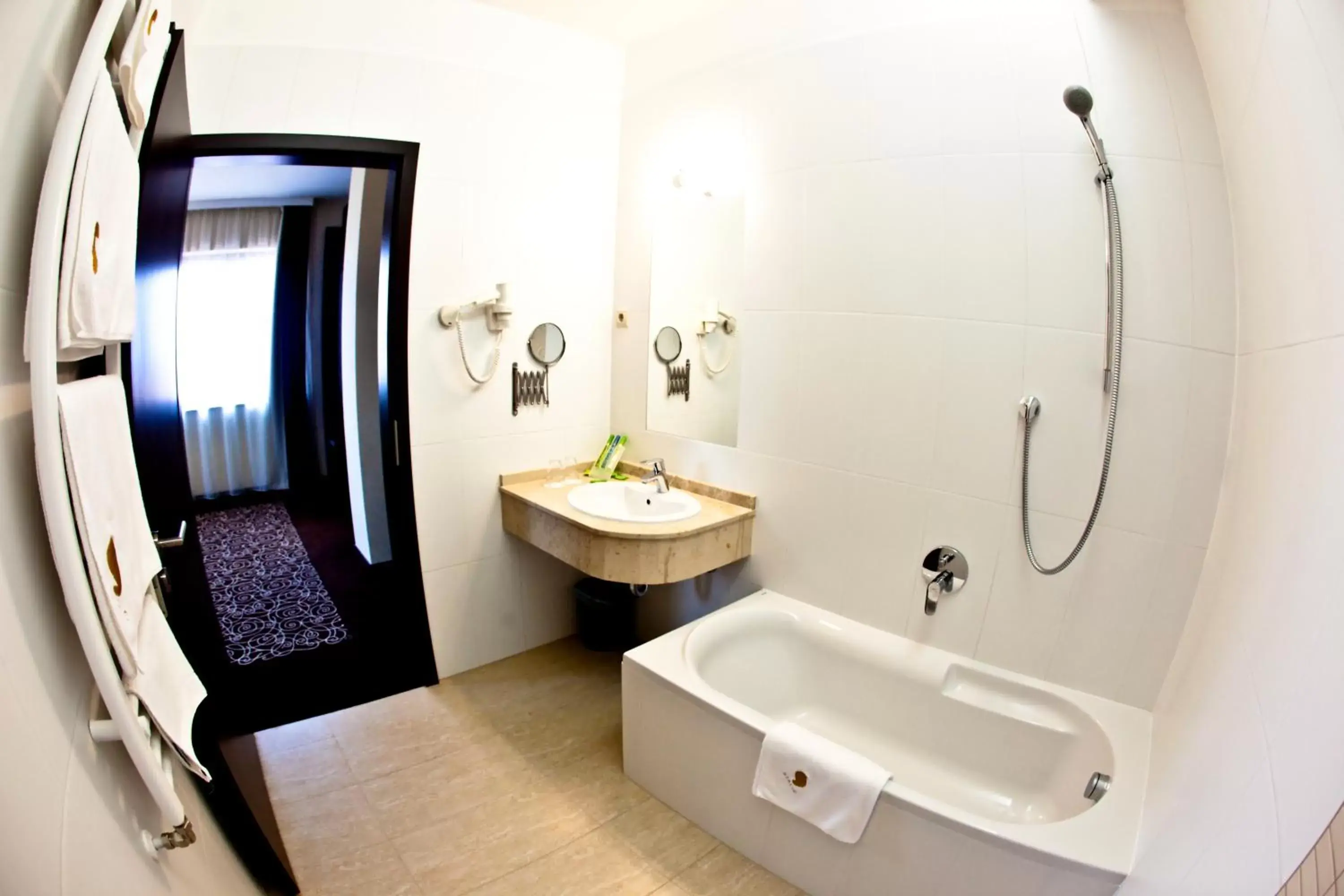 Bathroom in Budapest Airport Hotel Stáció Wellness & Konferencia