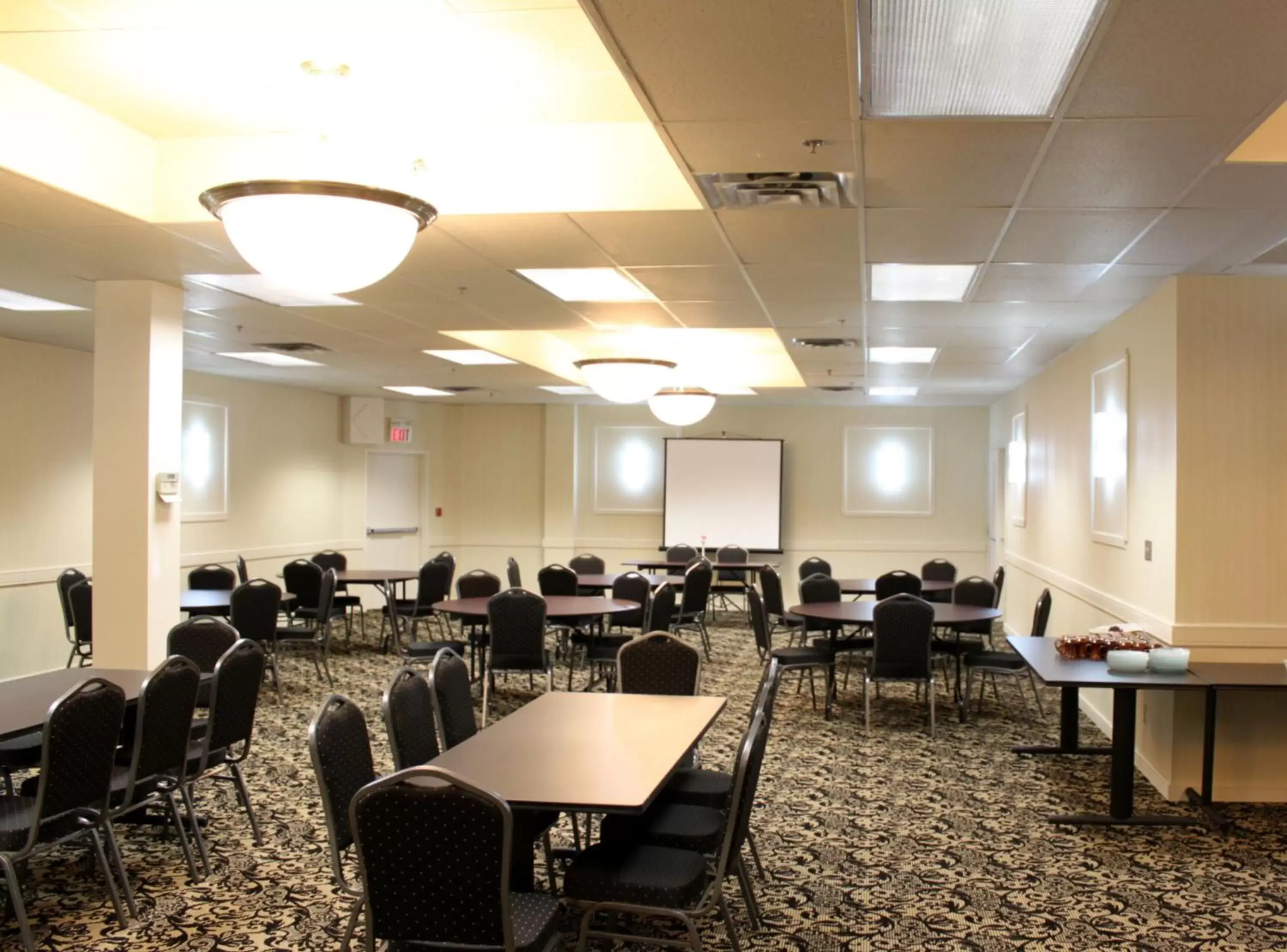 Banquet/Function facilities in Days Inn & Suites by Wyndham Sault Ste. Marie ON