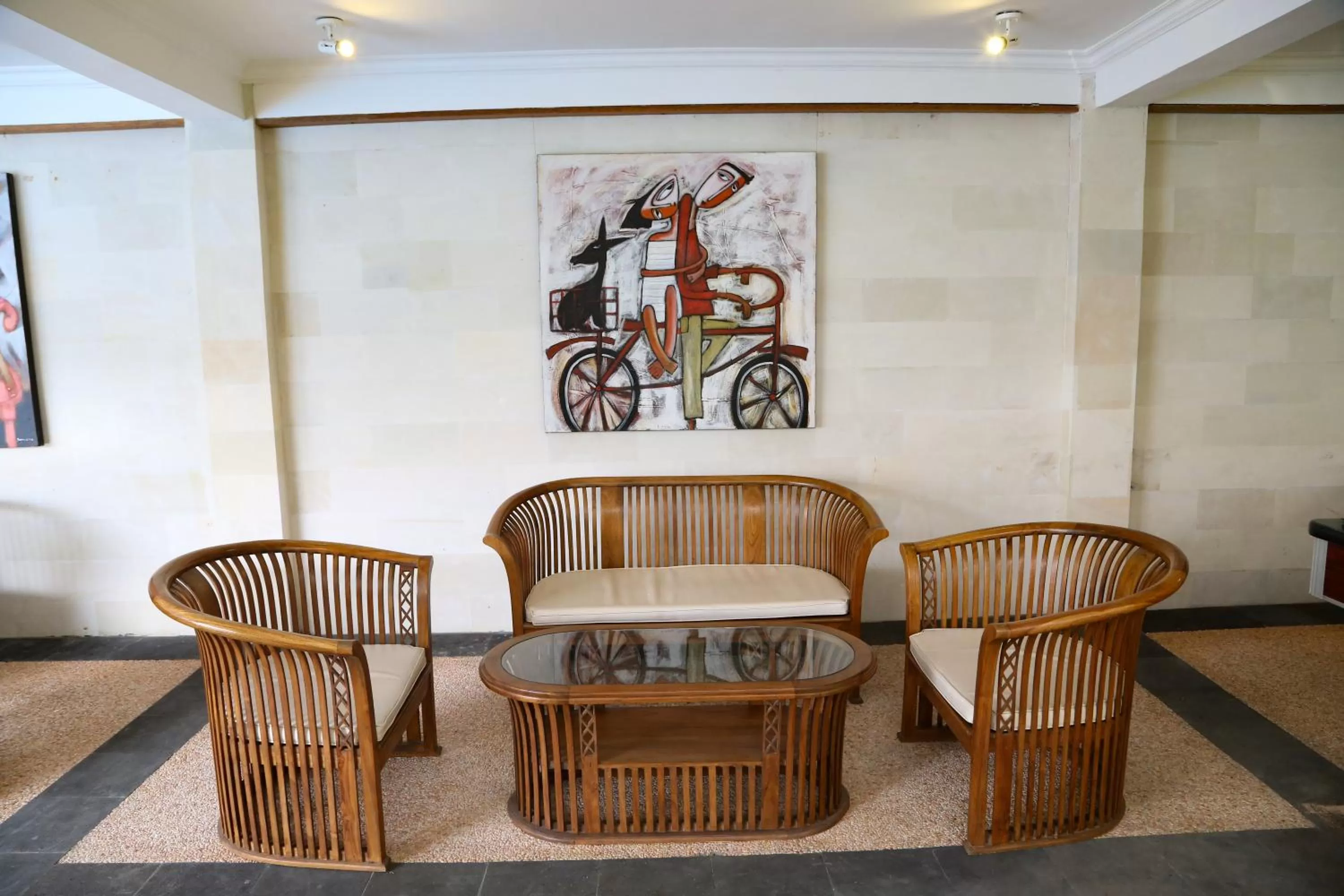 Lounge or bar in Aquarius Beach Hotel