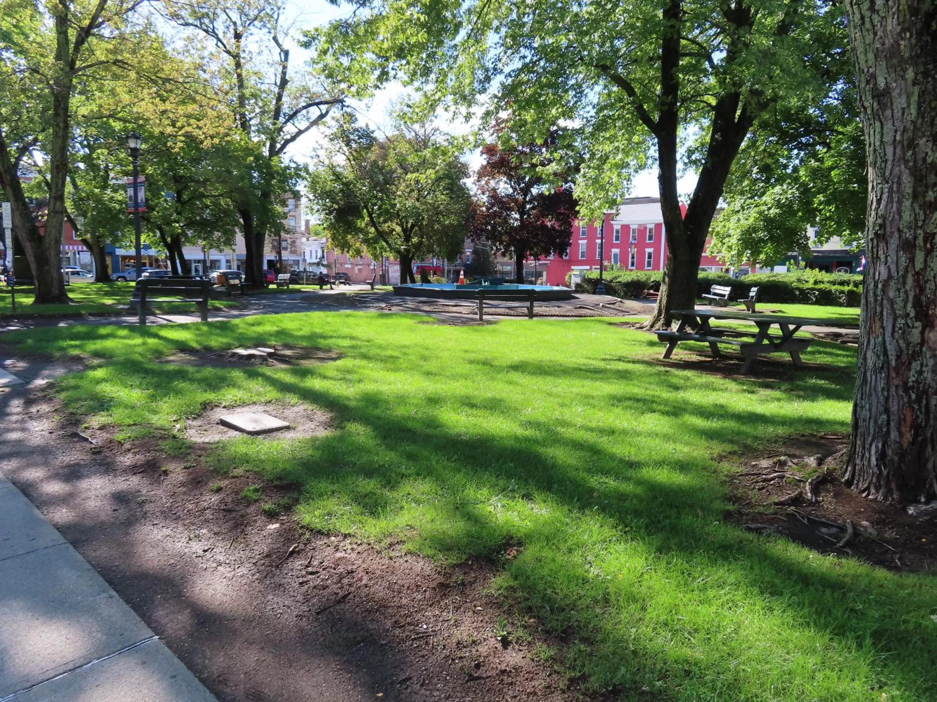 Property building, Garden in St Charles Hotel Downtown Hudson