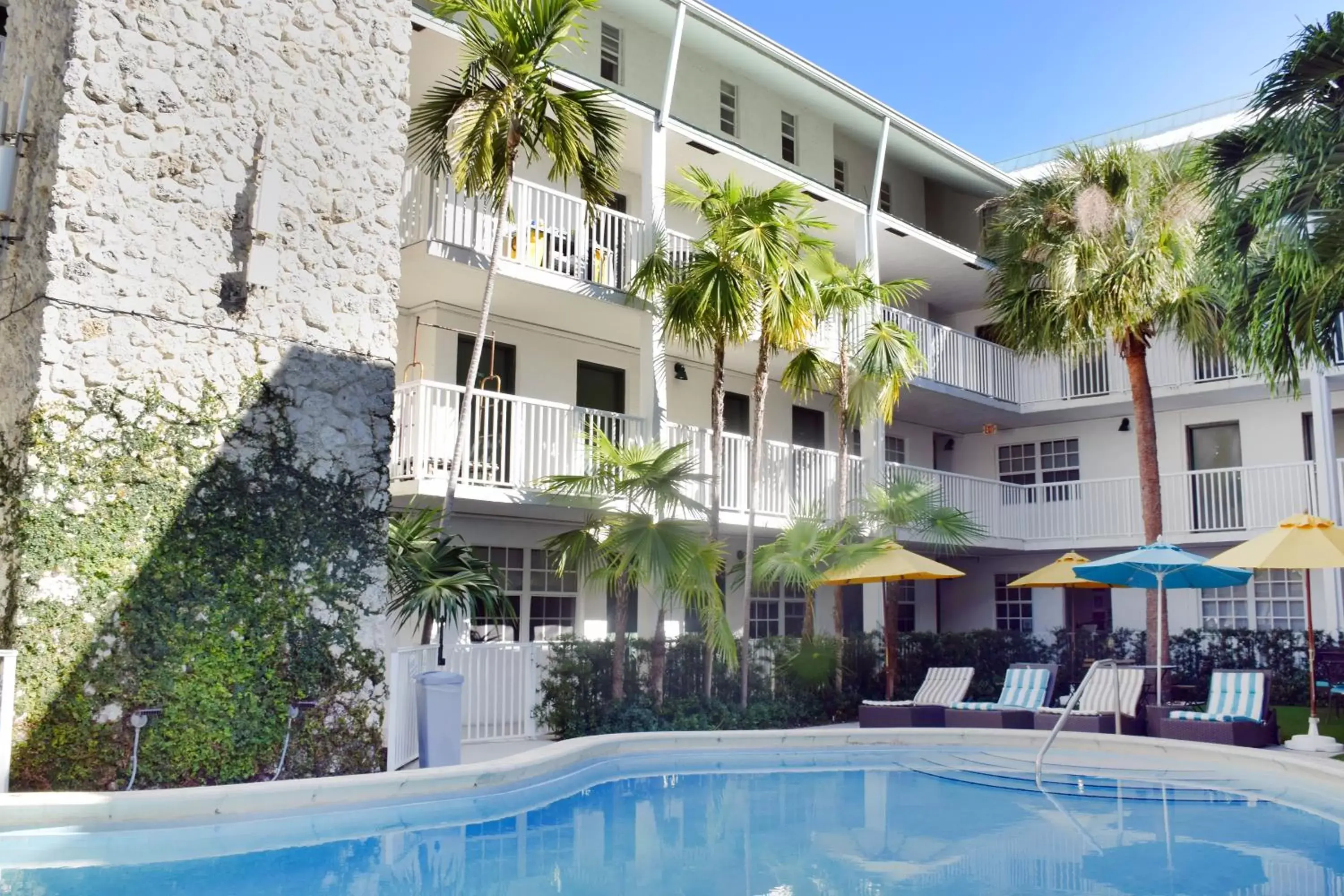 Patio, Property Building in Coral Reef at Key Biscayne