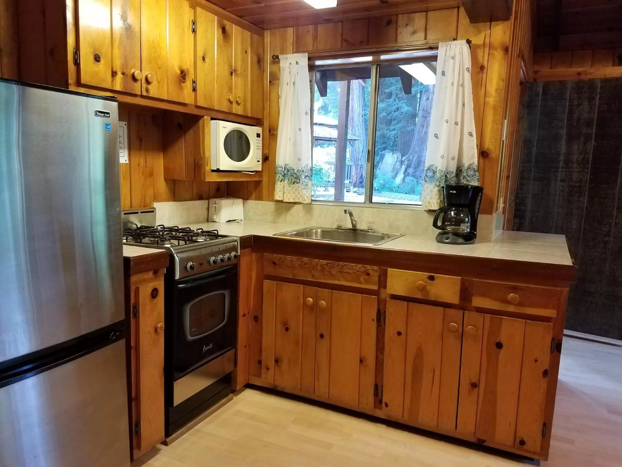 Kitchen or kitchenette, Kitchen/Kitchenette in Fern River Resort
