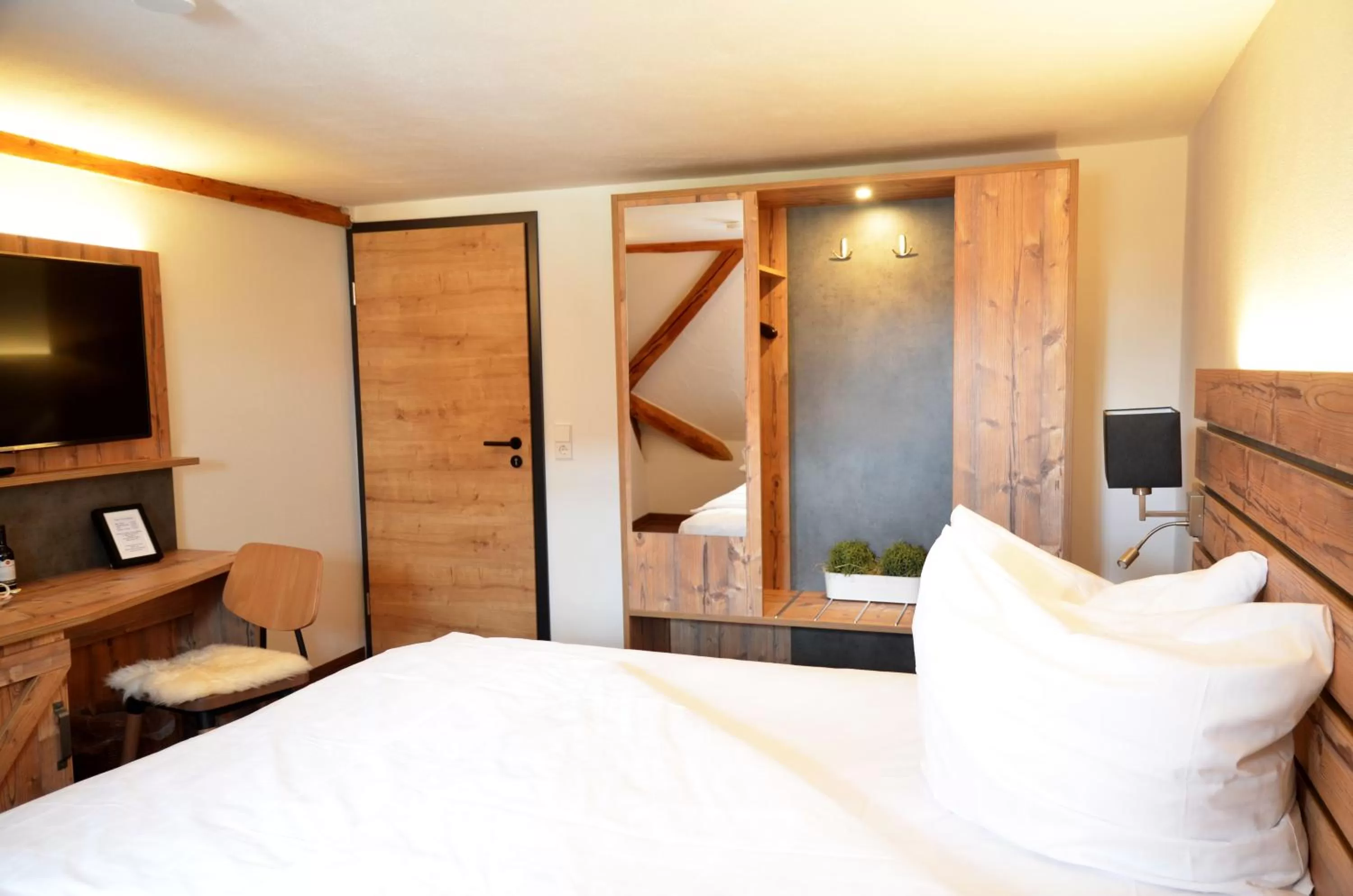 Photo of the whole room, Bed in Am Zehntstadl Hotel & Sauna