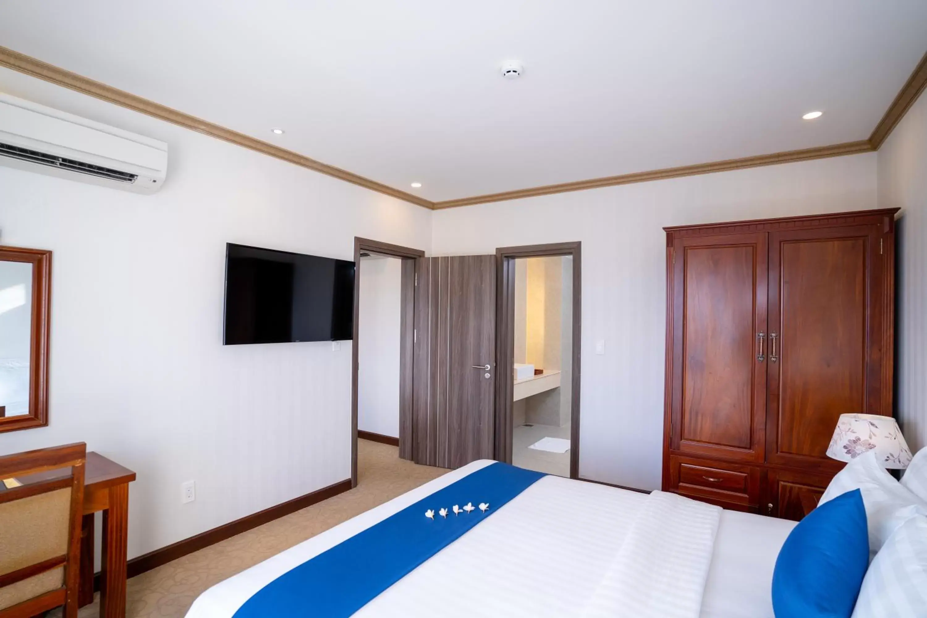 Bedroom, Bed in Navy Hotel Cam Ranh