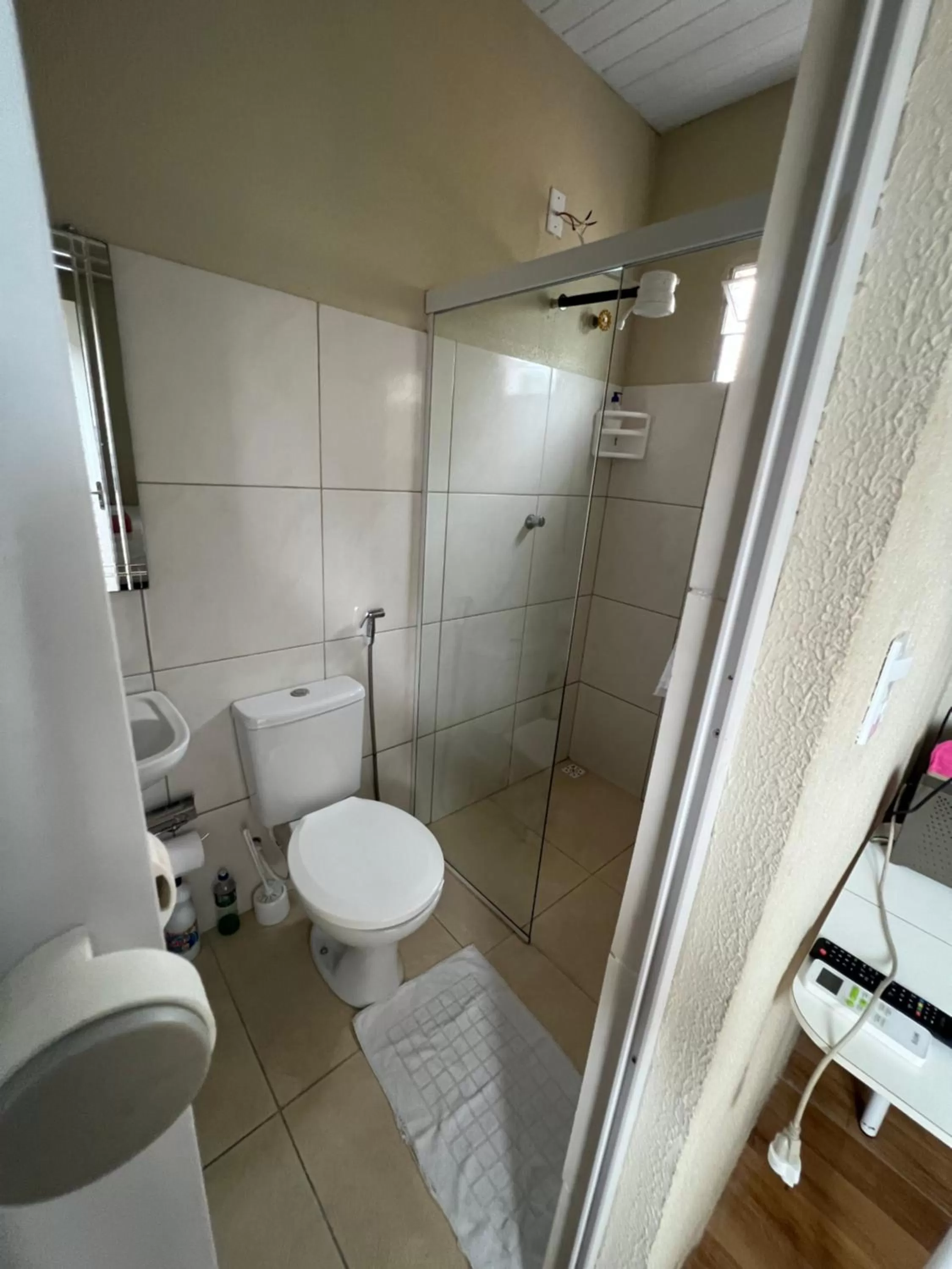 Shower, Bathroom in Pousada Hostal Iracema