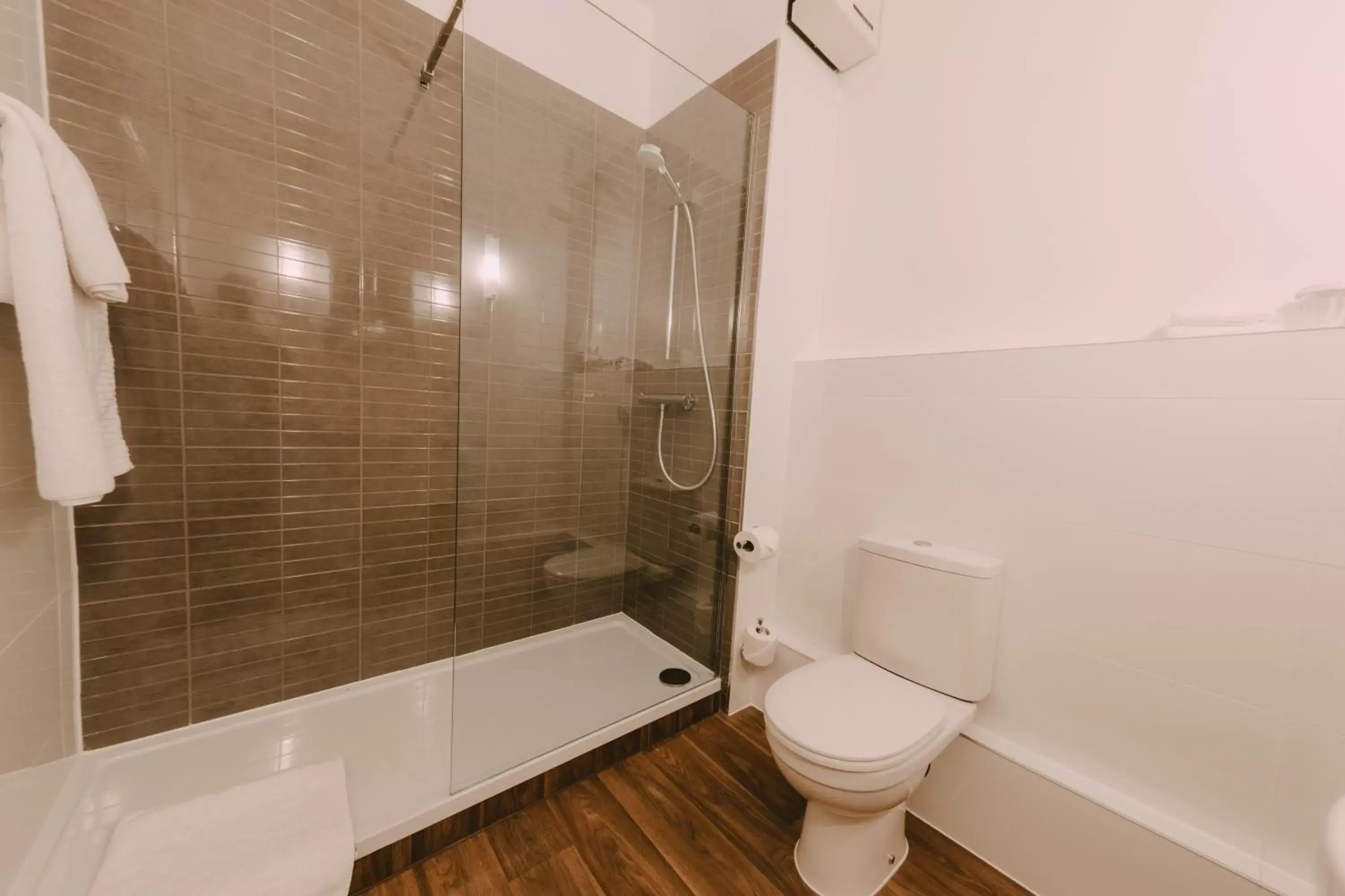 Shower, Bathroom in Cwrt Bleddyn Hotel & Spa