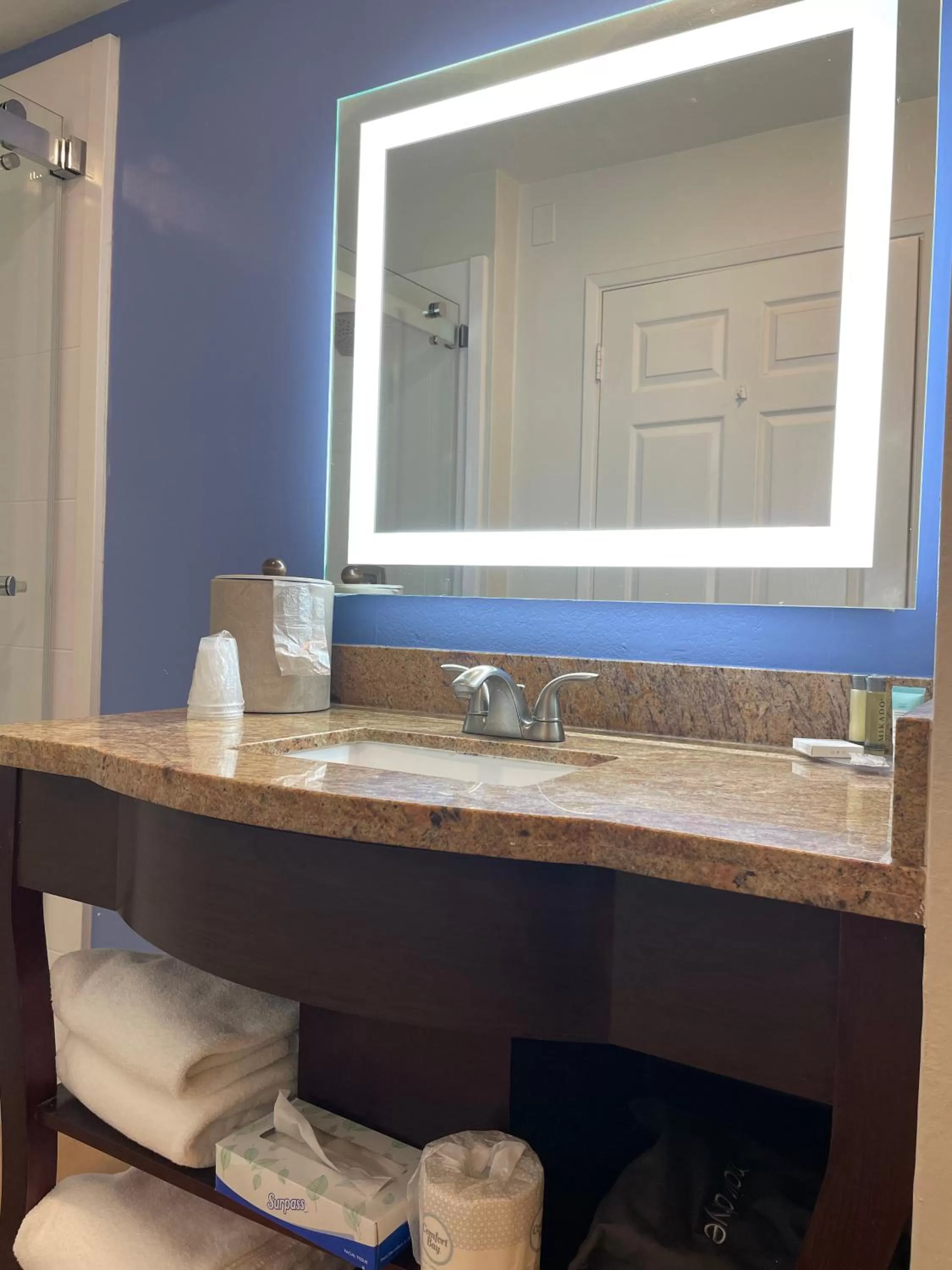 Bathroom in Hotel Solares