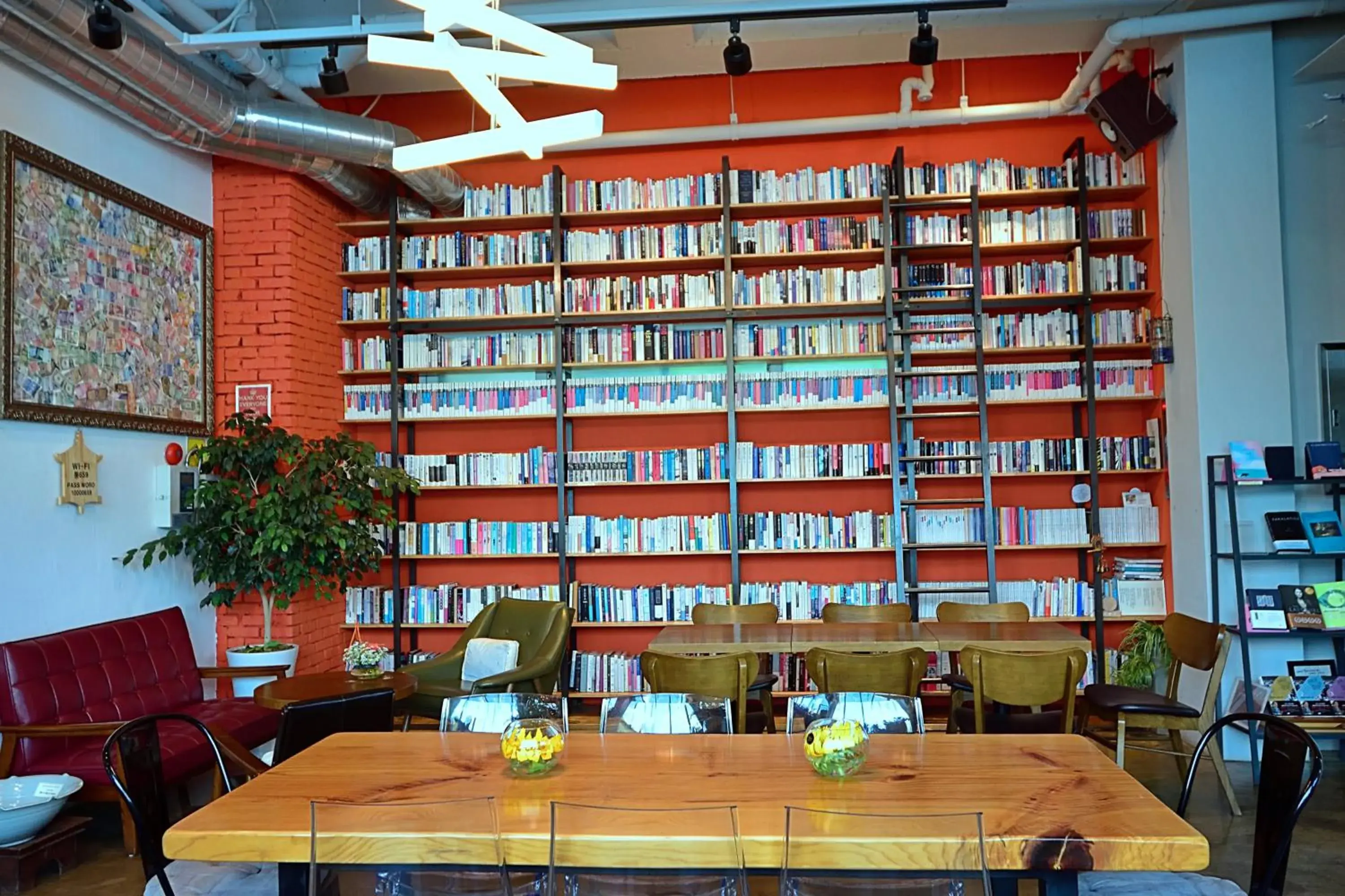 Library in Andong Poong-gyung HOSTEL n LIBRARY