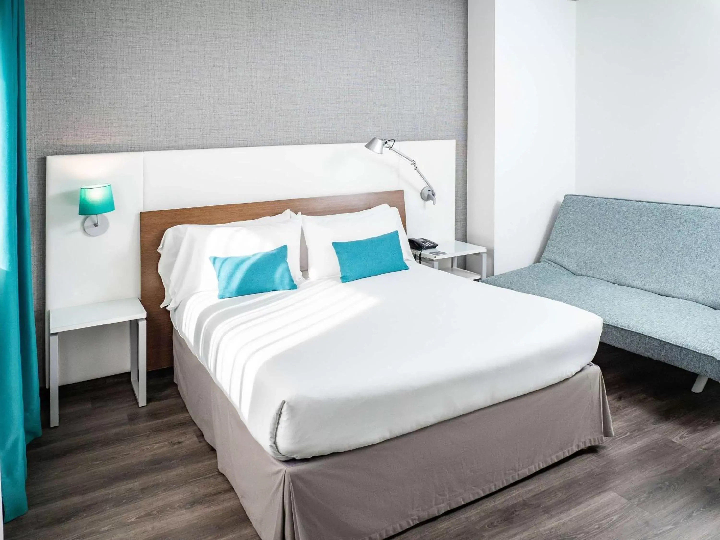 Property building, Bed in Ibis Styles A Coruna