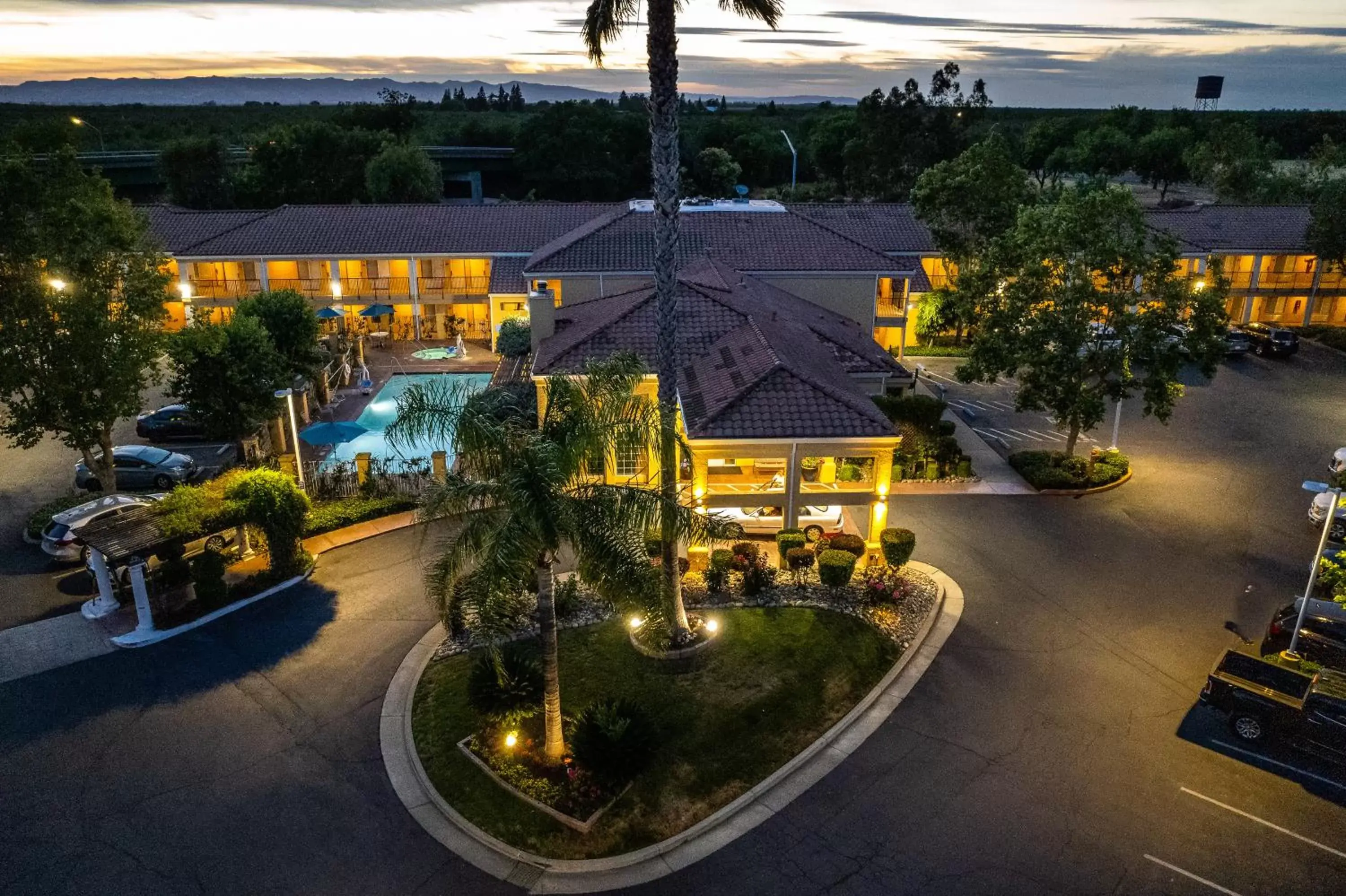 Bird's eye view, Bird's-eye View in Best Western Plus Dixon Davis