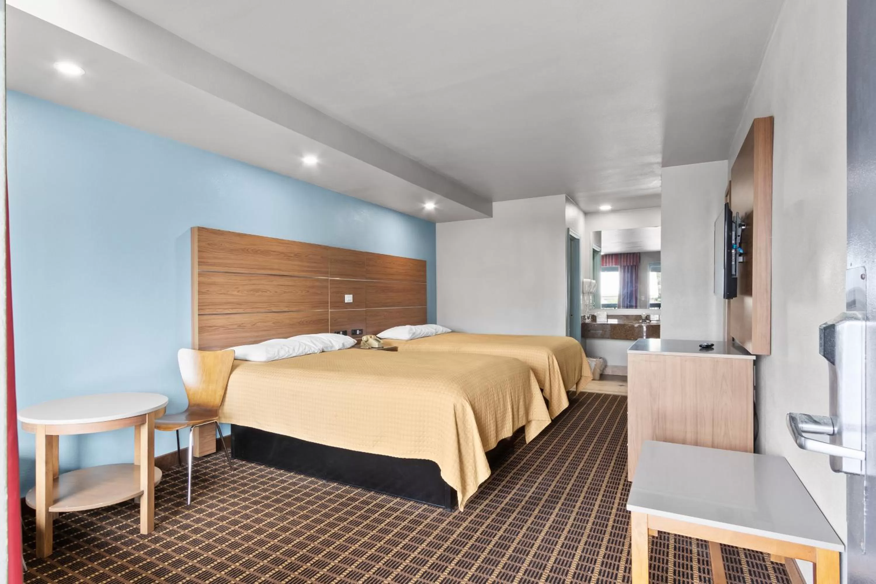 Bedroom, Bed in Regency Inn Near Boardwalk & Hurlburt Field