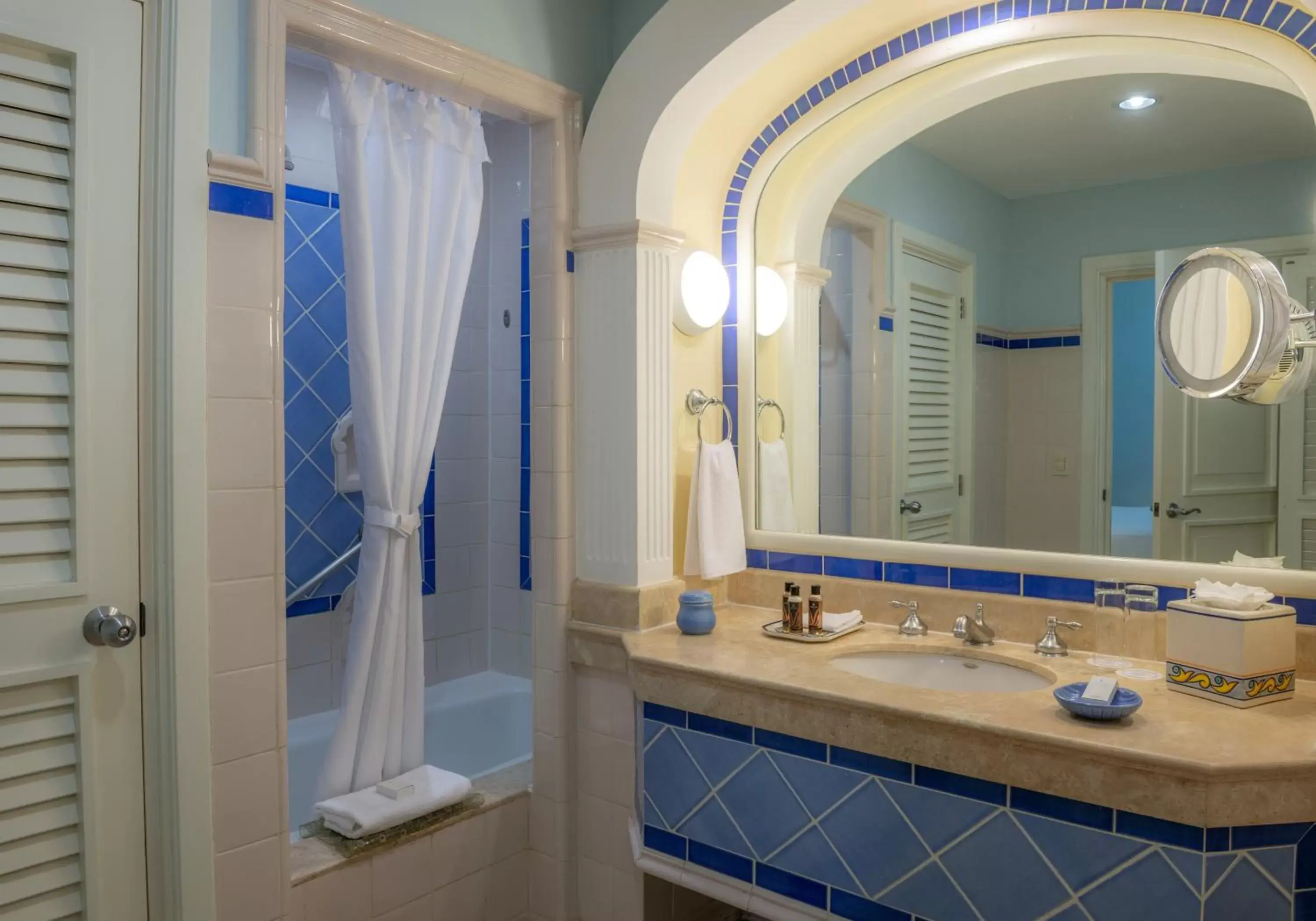 Bathroom in Pueblo Bonito Emerald Bay Resort & Spa - All Inclusive