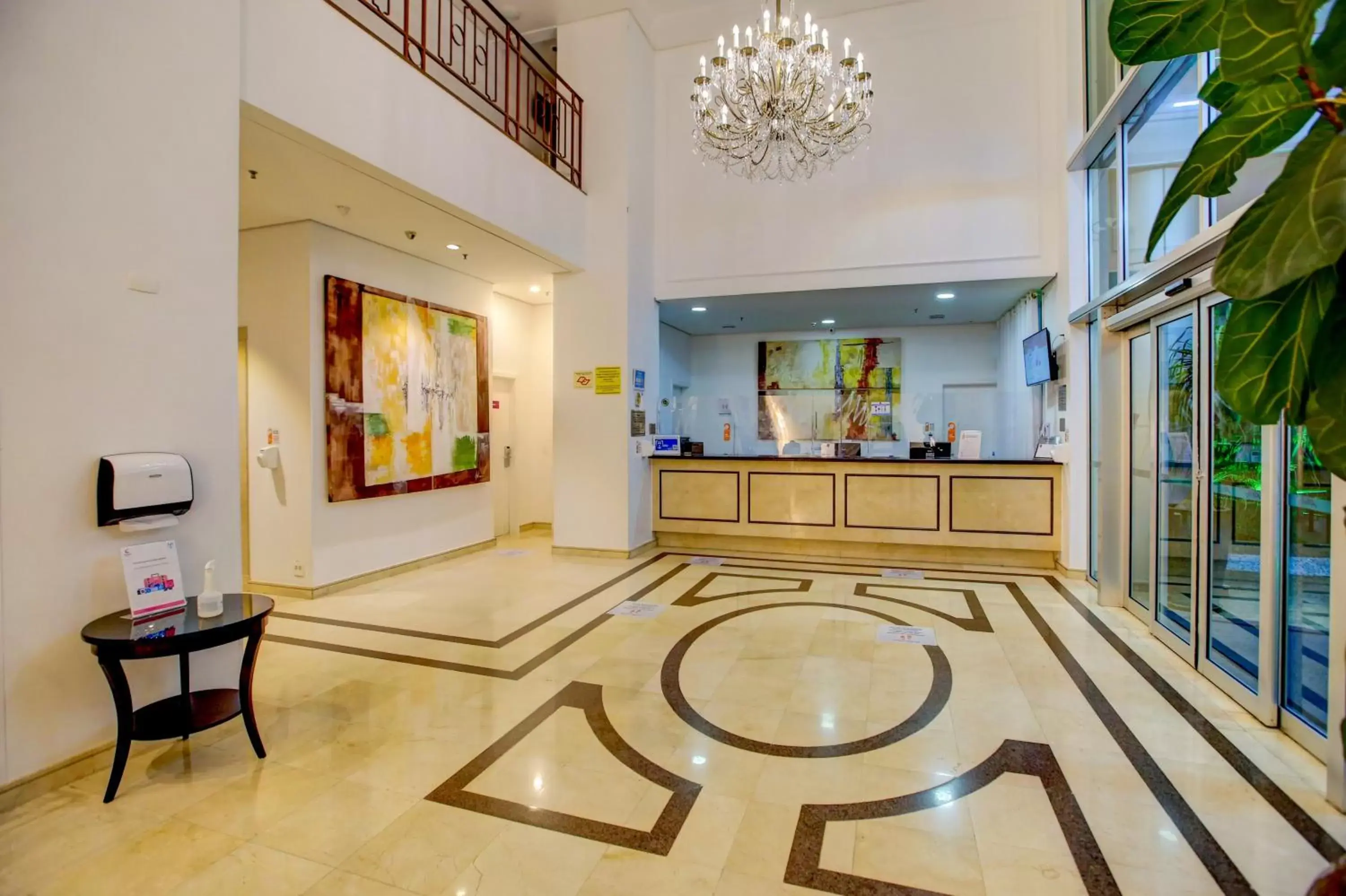 Lobby or reception in Quality Suítes Oscar Freire