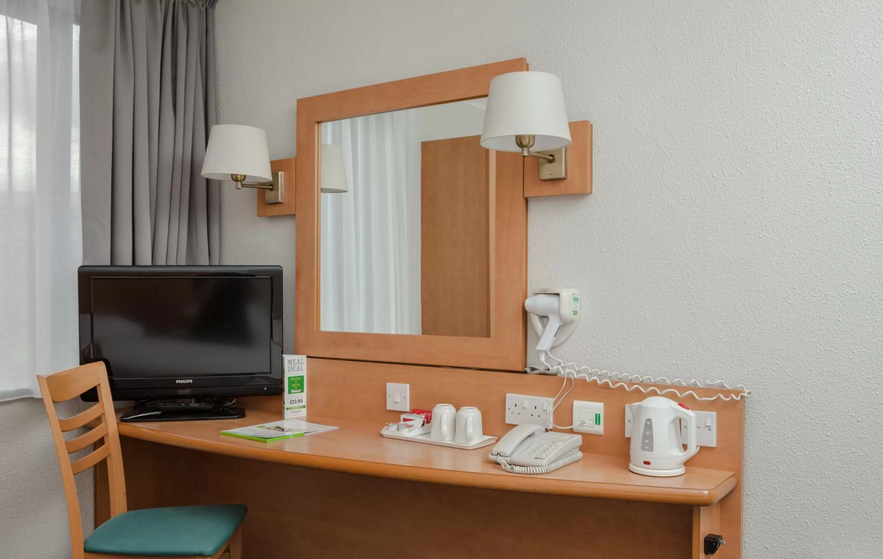 TV and multimedia in Campanile Hotel Dartford