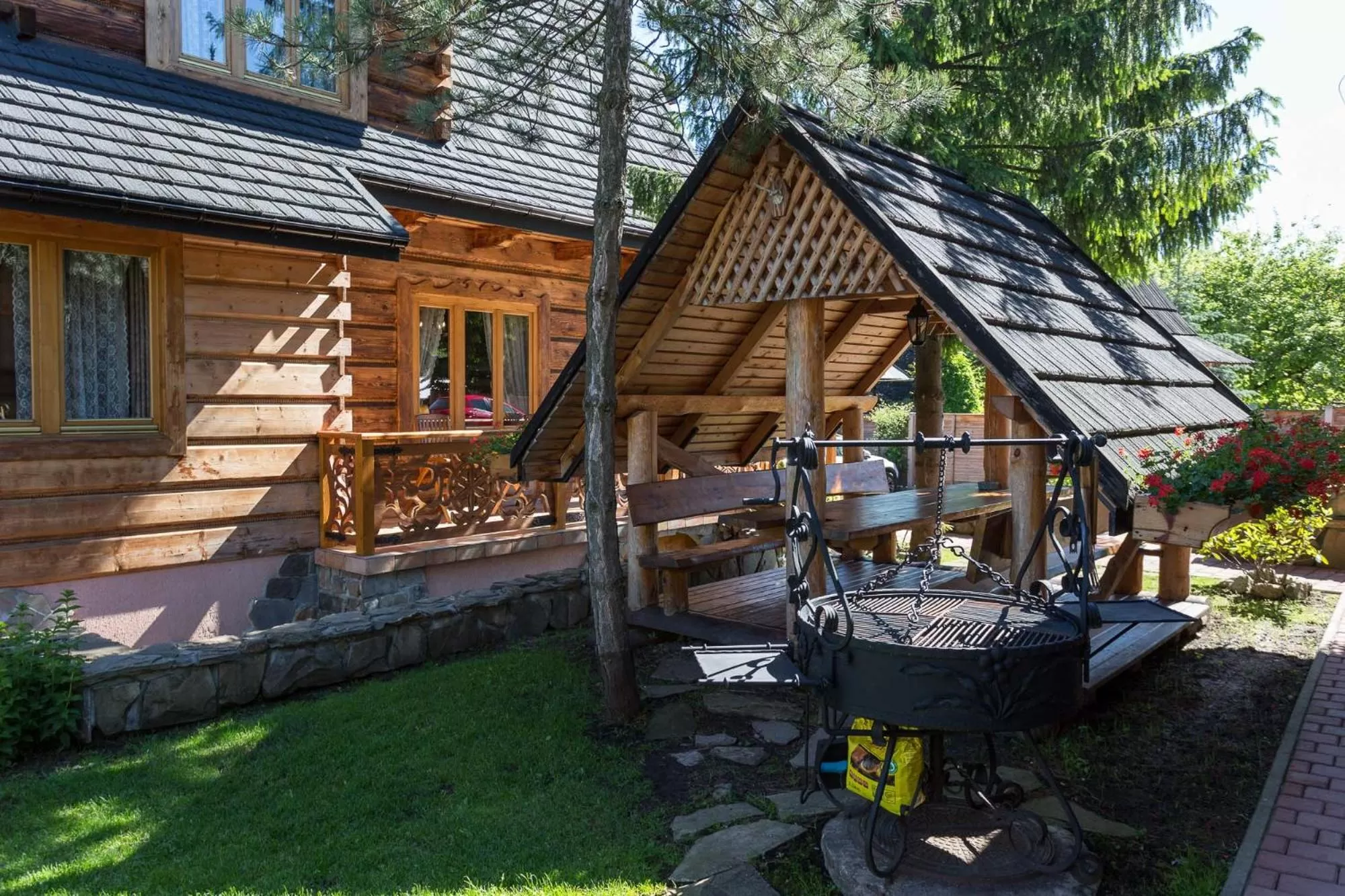 BBQ facilities in Rezydencja Bambi