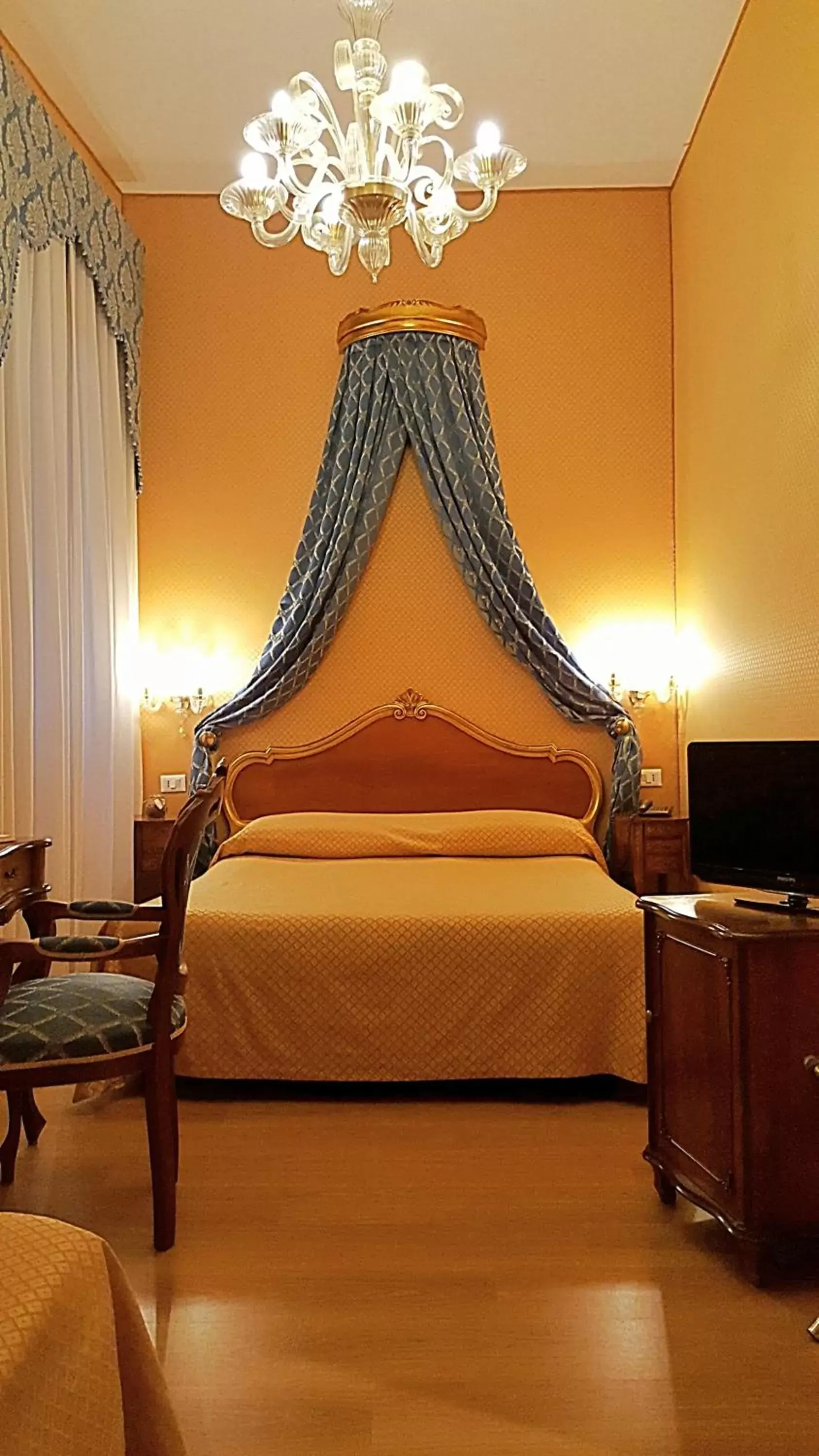 Photo of the whole room, Bed in Hotel Locanda Canal