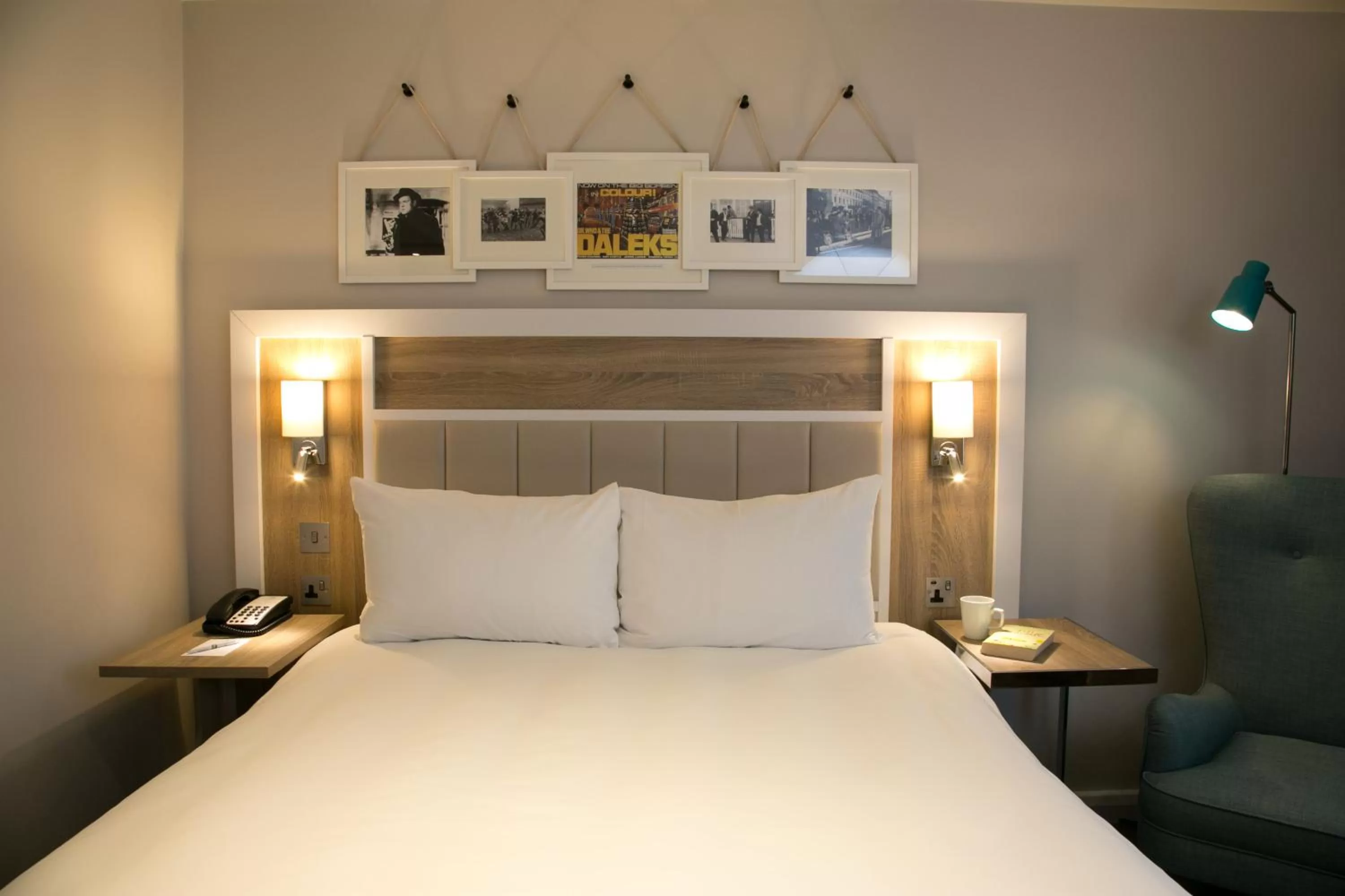 Photo of the whole room, Bed in Holiday Inn London-Shepperton by IHG
