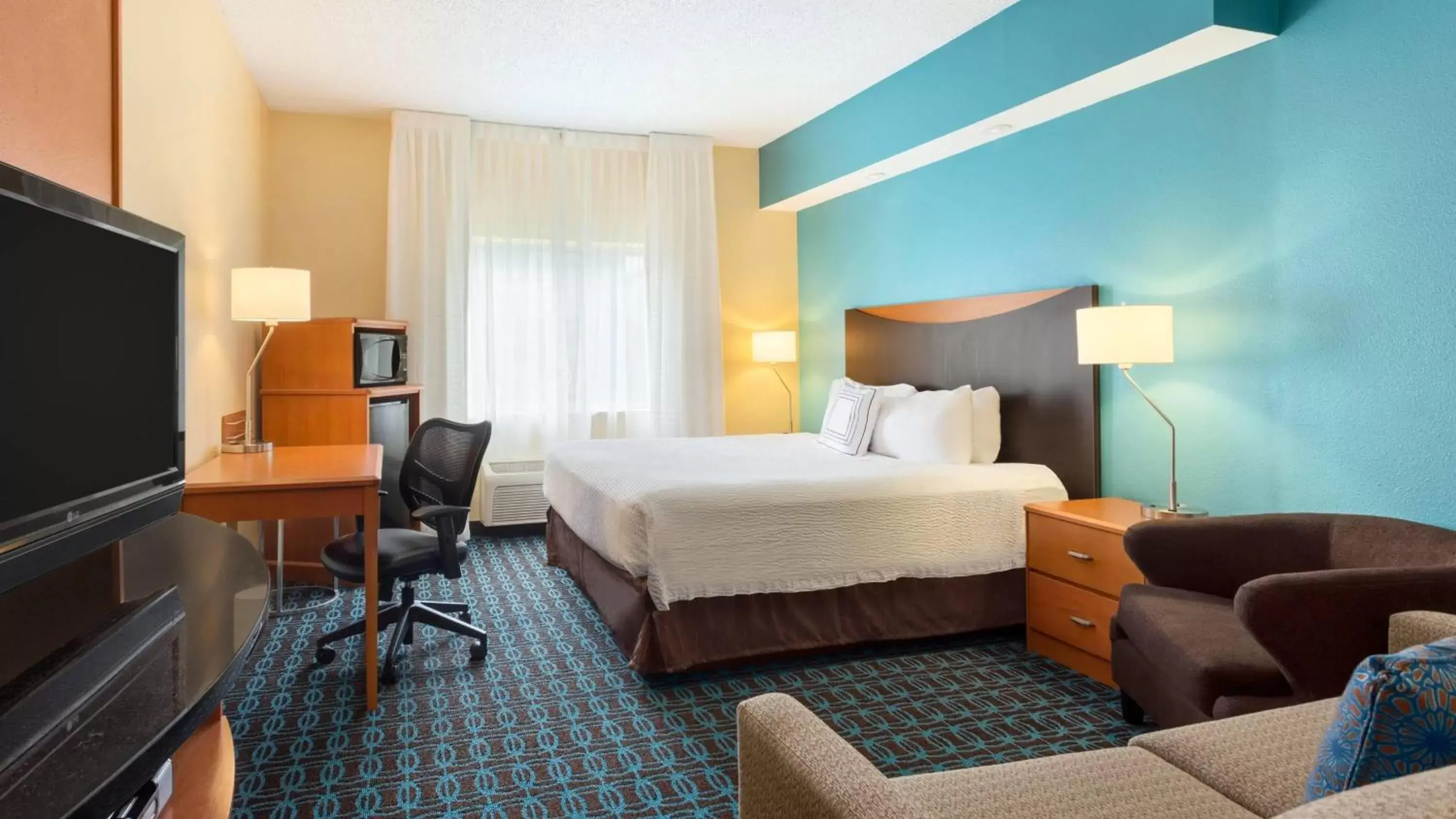 Bed in Fairfield Inn & Suites by Marriott Norman