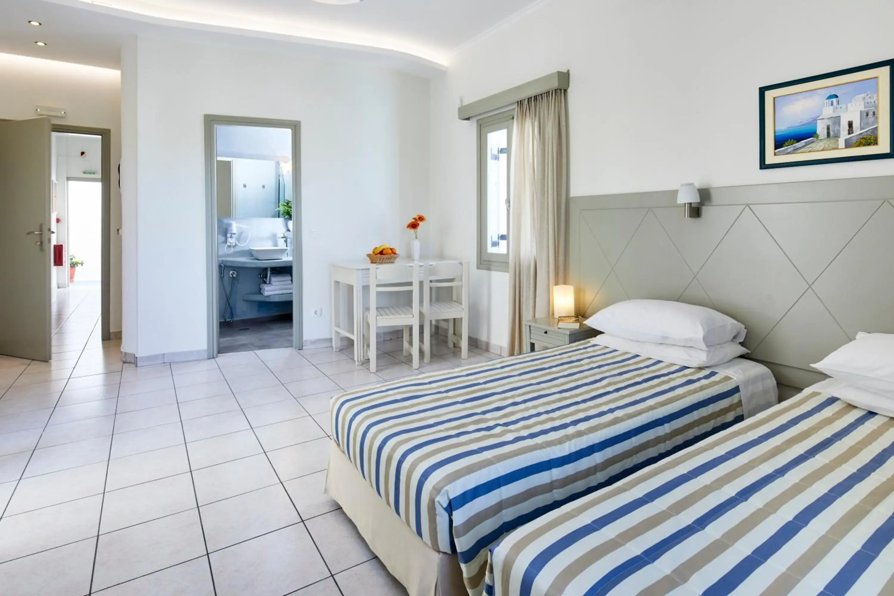 Time of day, Bed in Nissos Thira Time of day, Bed in Nissos Thira