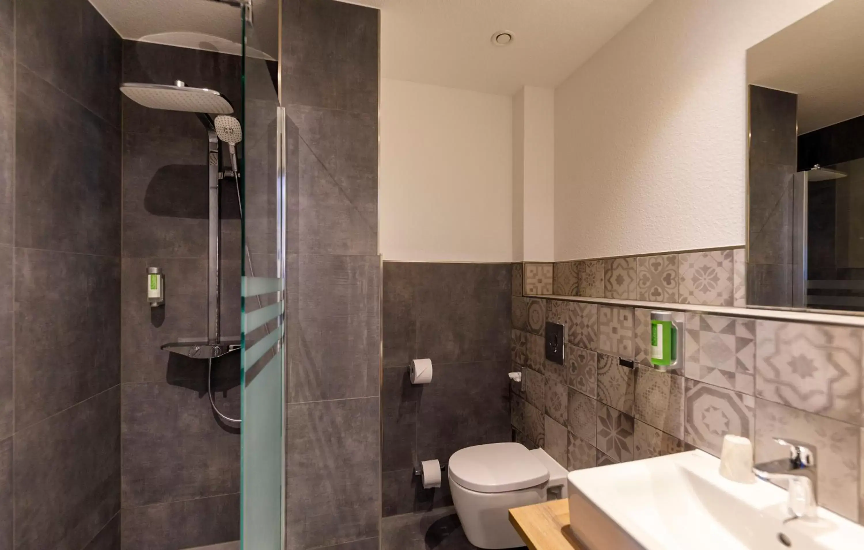 Bathroom in Kedi Hotel Papenburg