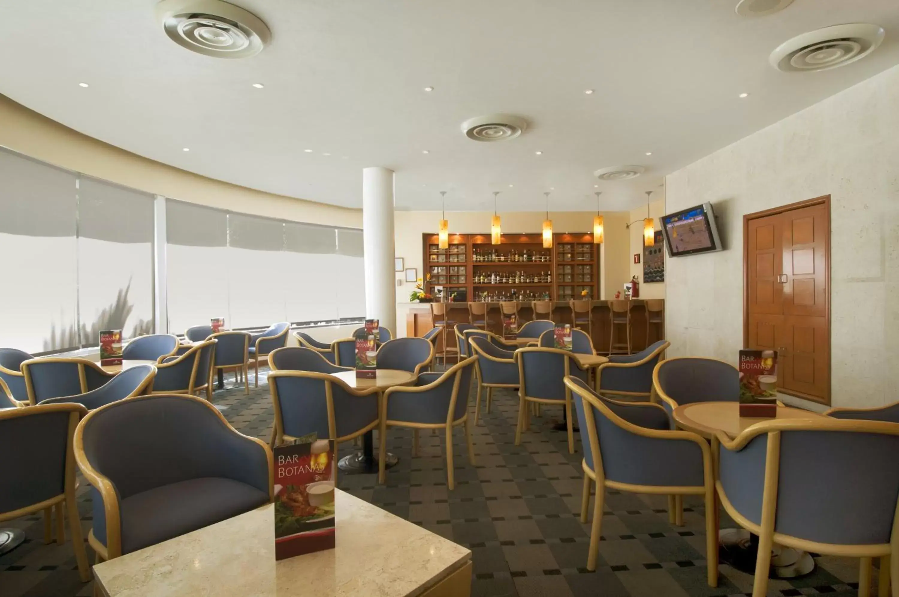 Lounge or bar, Restaurant/Places to Eat in Fiesta Inn Mexicali