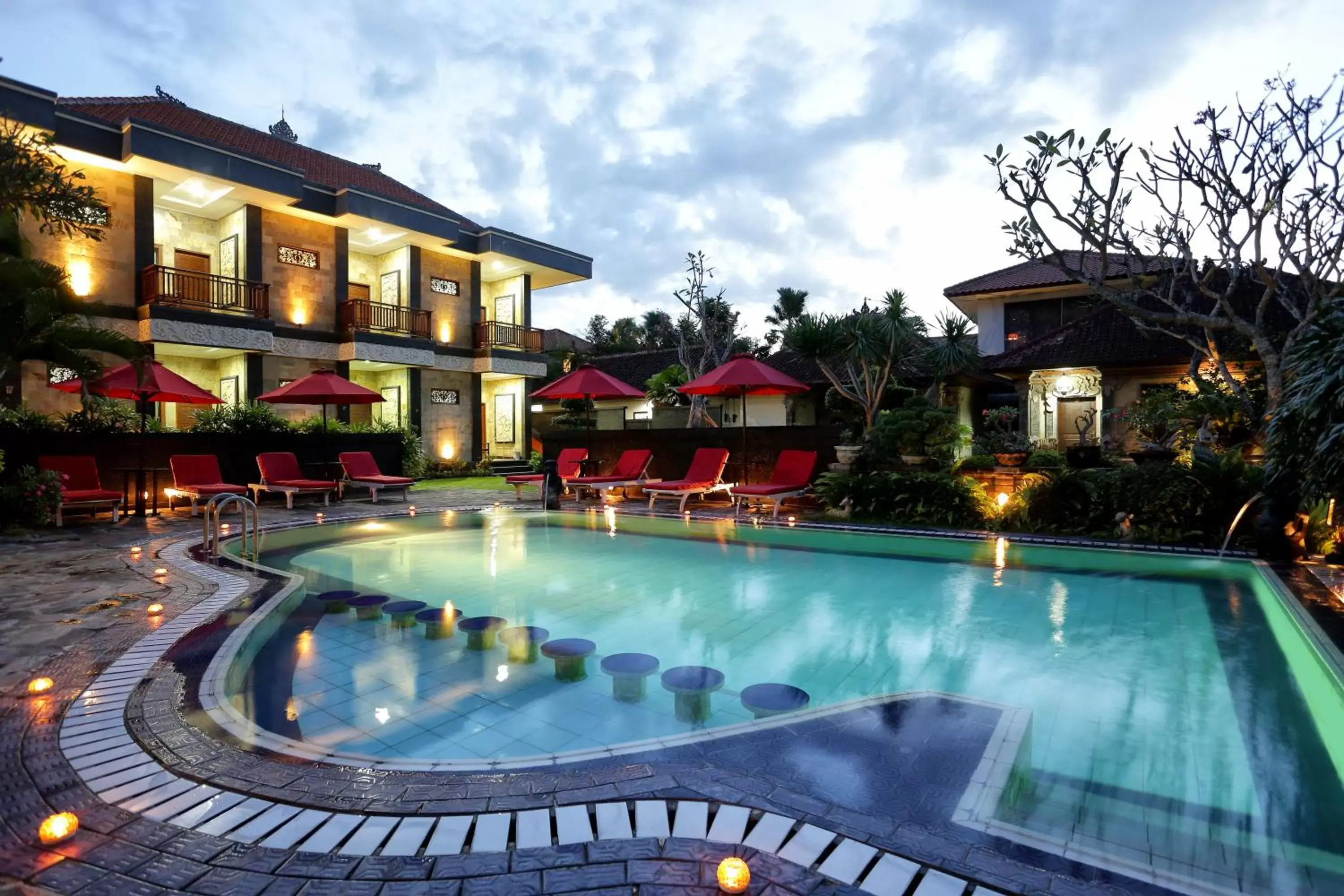 Swimming pool in Hotel Segara Agung