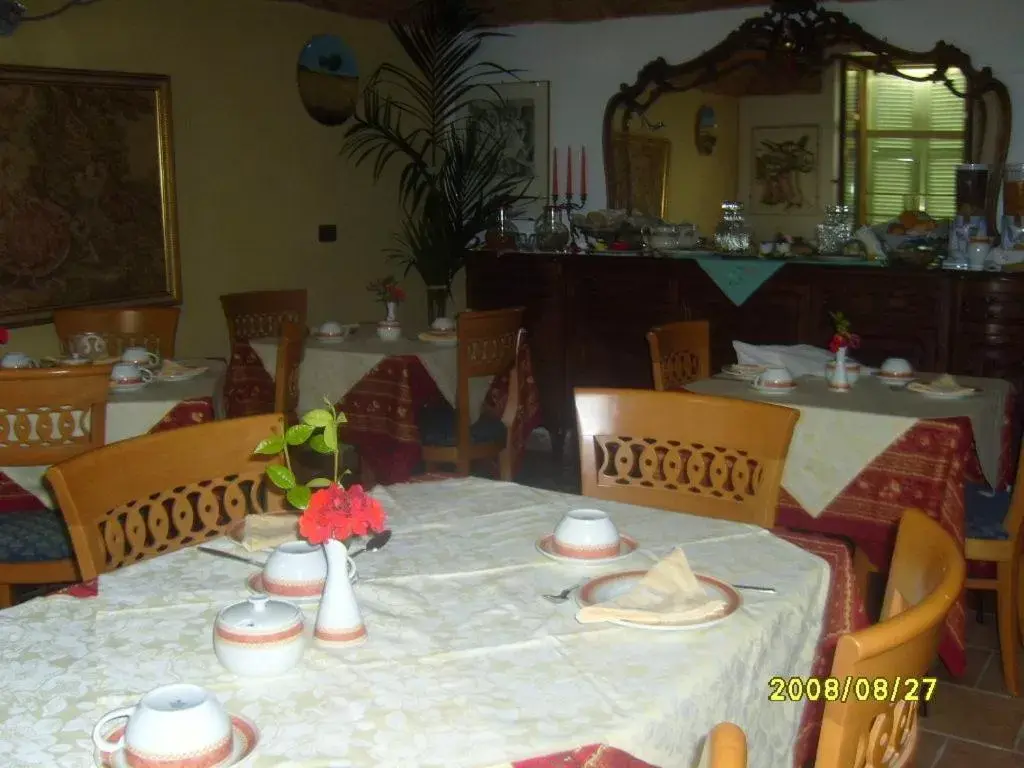 Restaurant/Places to Eat in Casa Tavasso