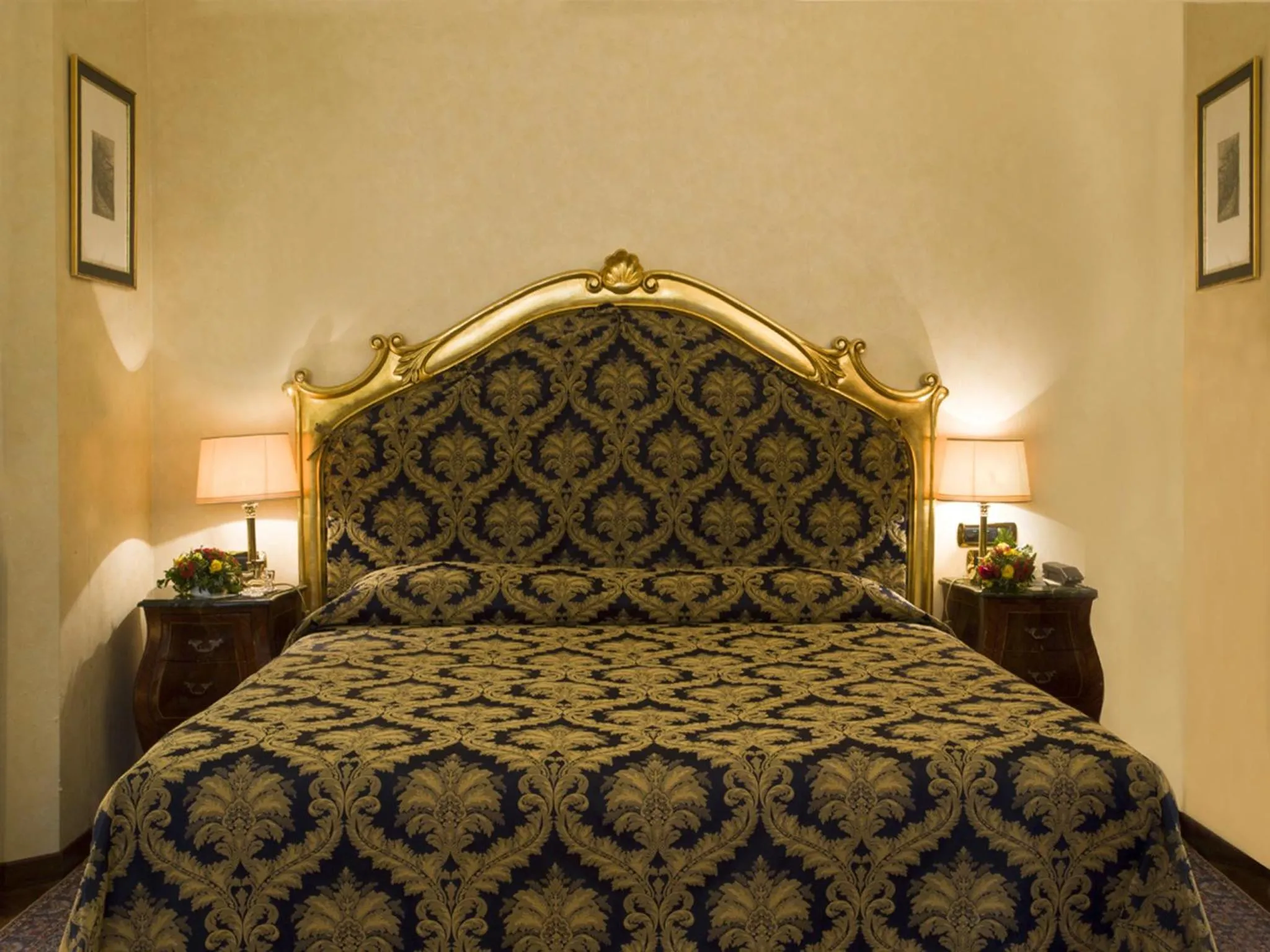 Bed in Hotel Vittoria
