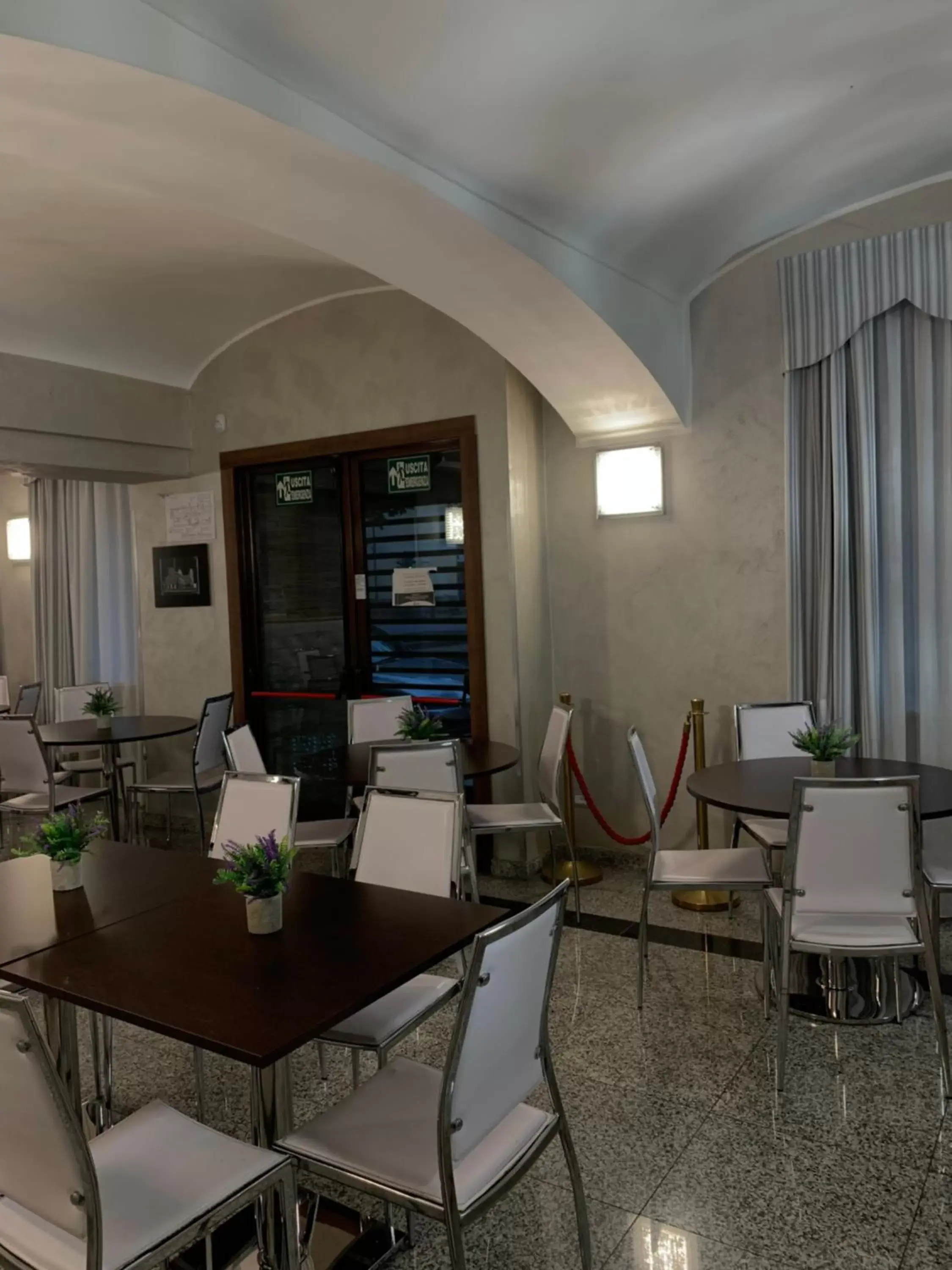 Restaurant/Places to Eat in Hotel Antico Distretto