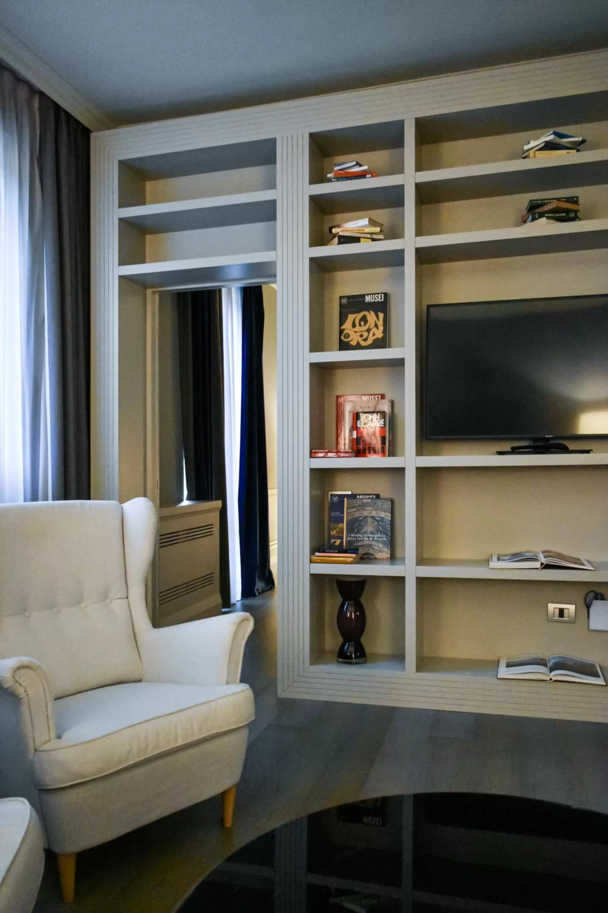 Communal lounge/ TV room in Palazzo Cornalia