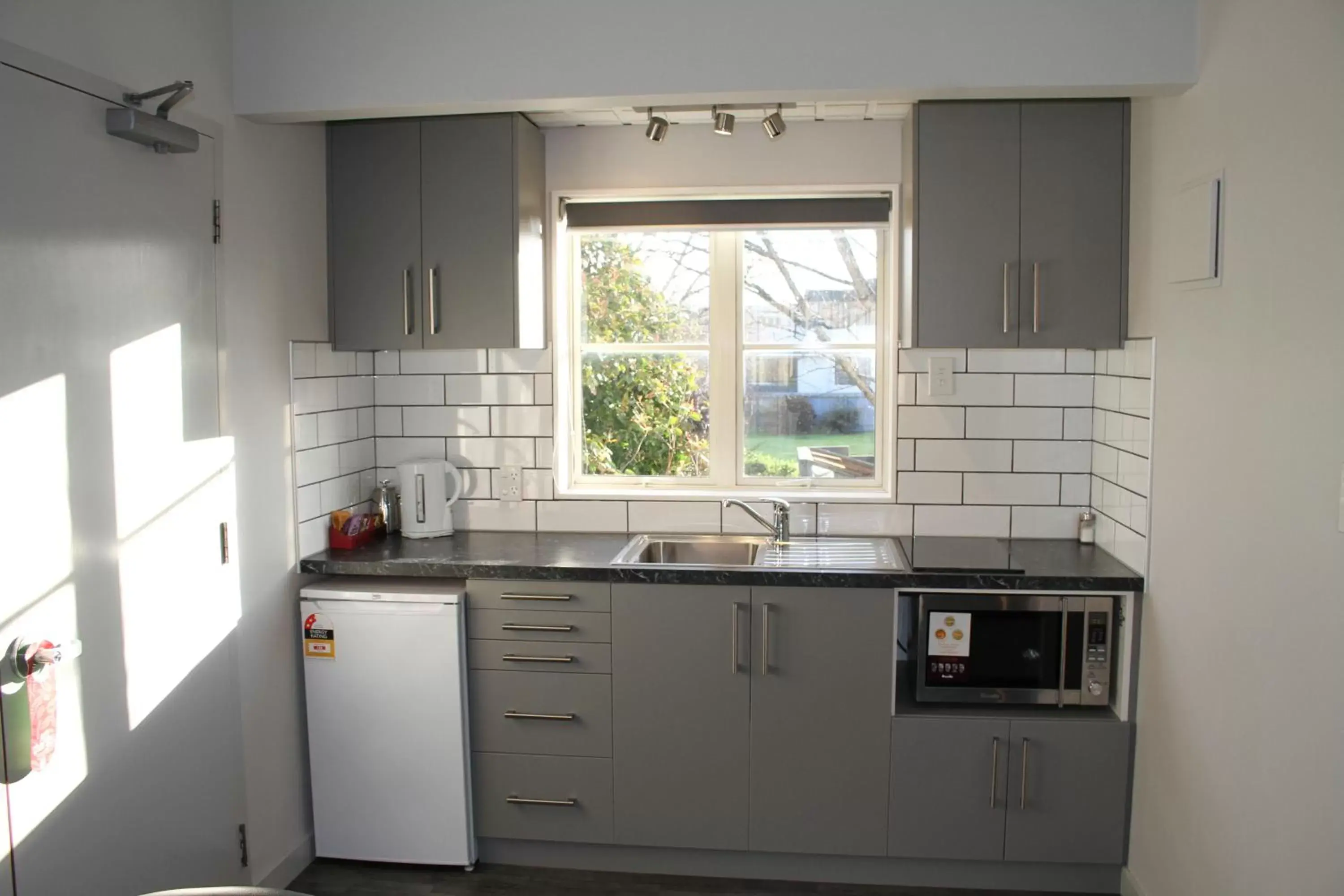 Kitchen/Kitchenette in Birchwood Manor