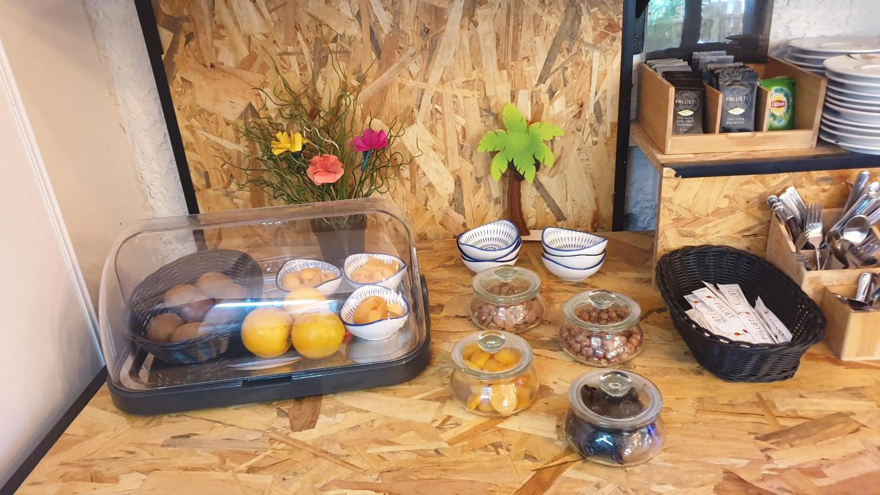 Buffet breakfast in Hotel Chanteplage