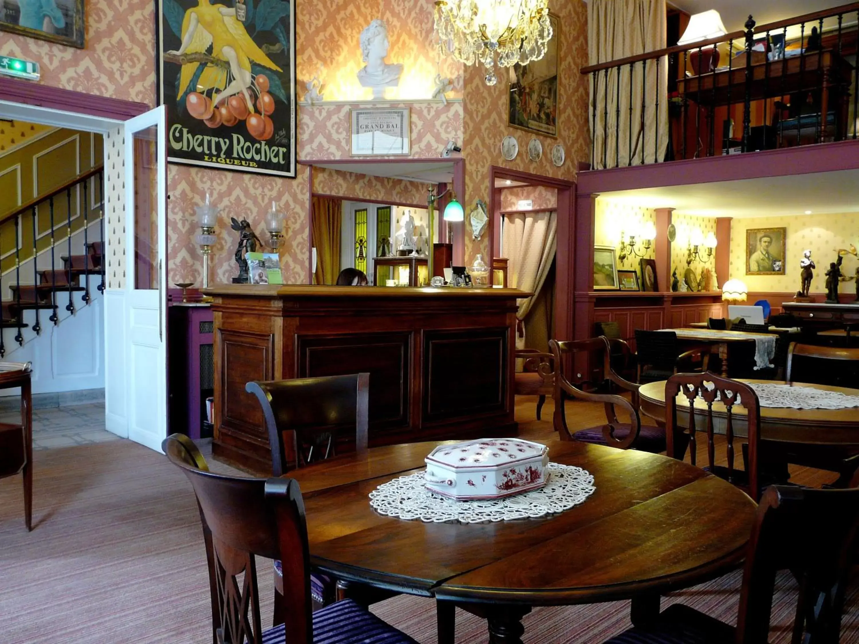 Lobby or reception, Restaurant/Places to Eat in Hôtel de l'Abeille