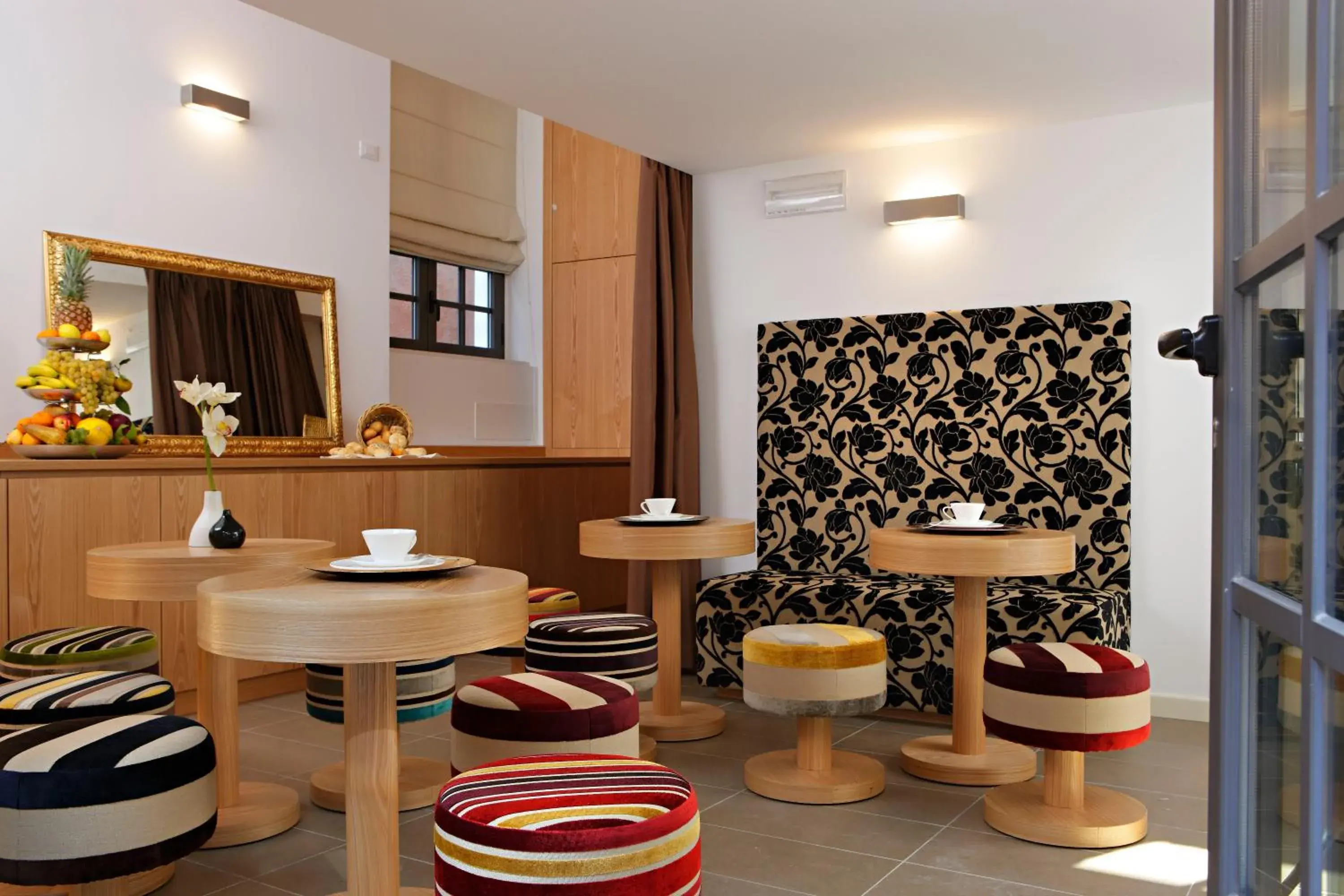 Lounge or bar in Al Canal Regio - Guest House Lounge or bar in Al Canal Regio - Guest House