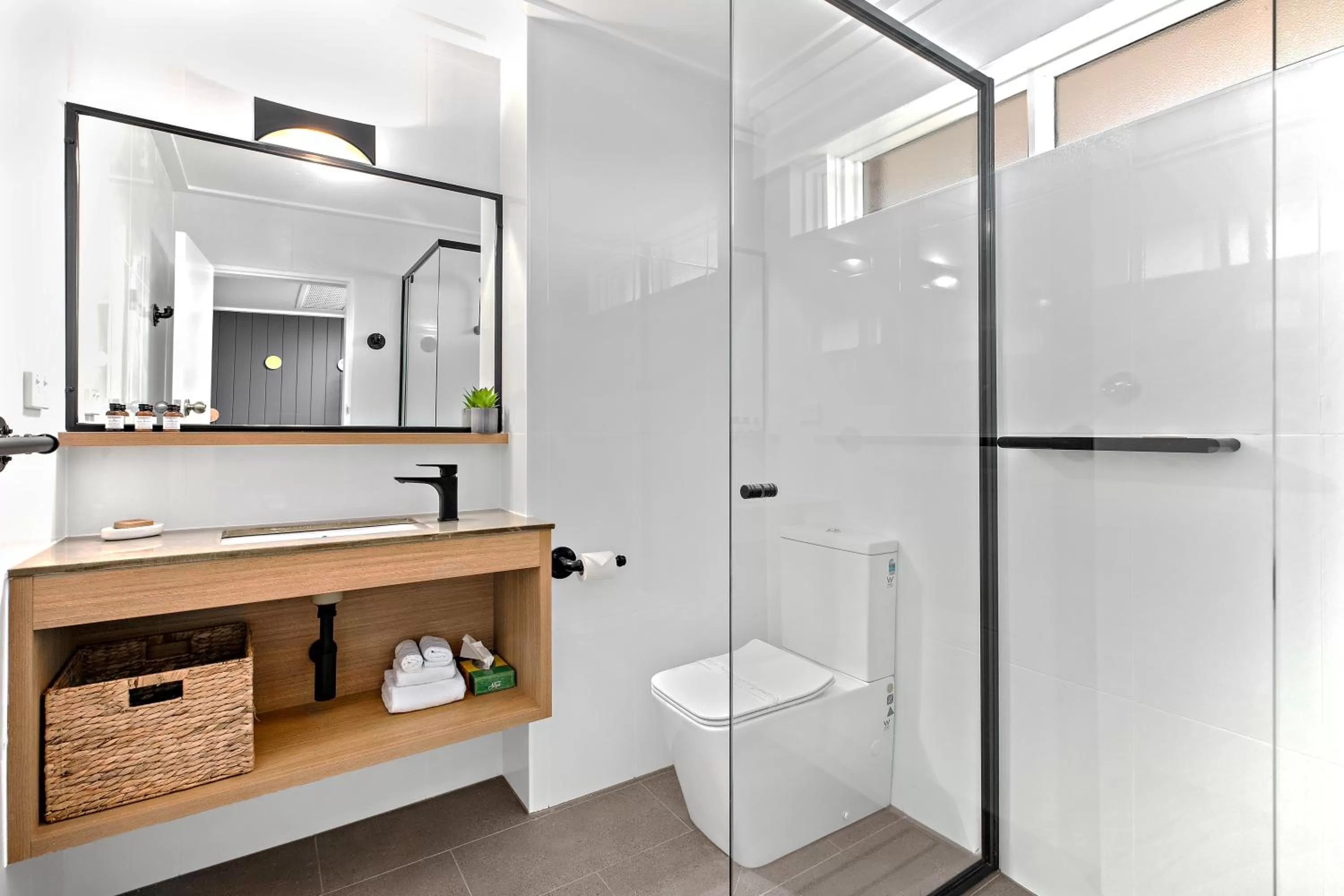 Bathroom in City Centre Motel Armidale