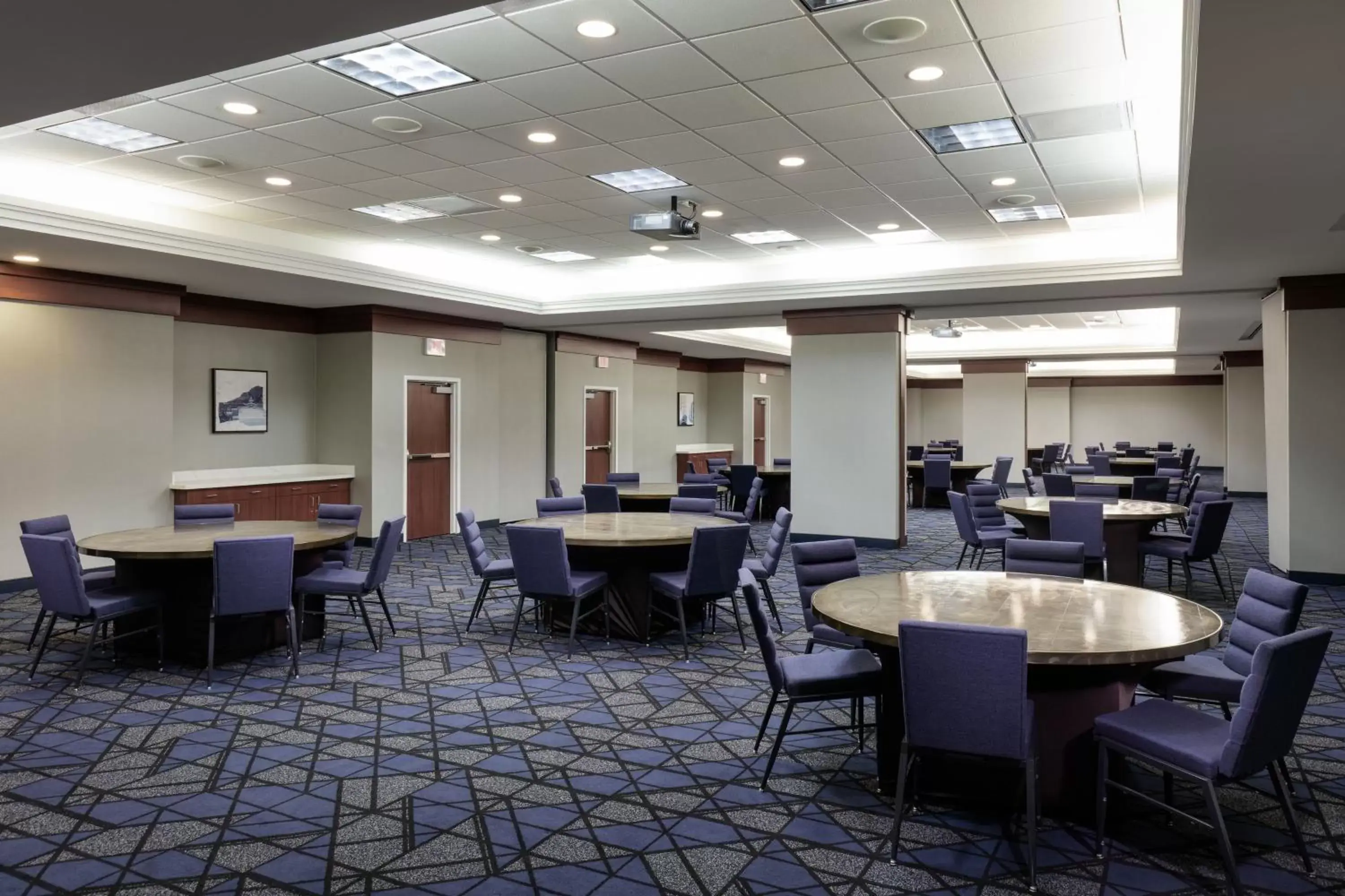 Meeting/conference room, Restaurant/Places to Eat in Courtyard by Marriott Wichita at Old Town