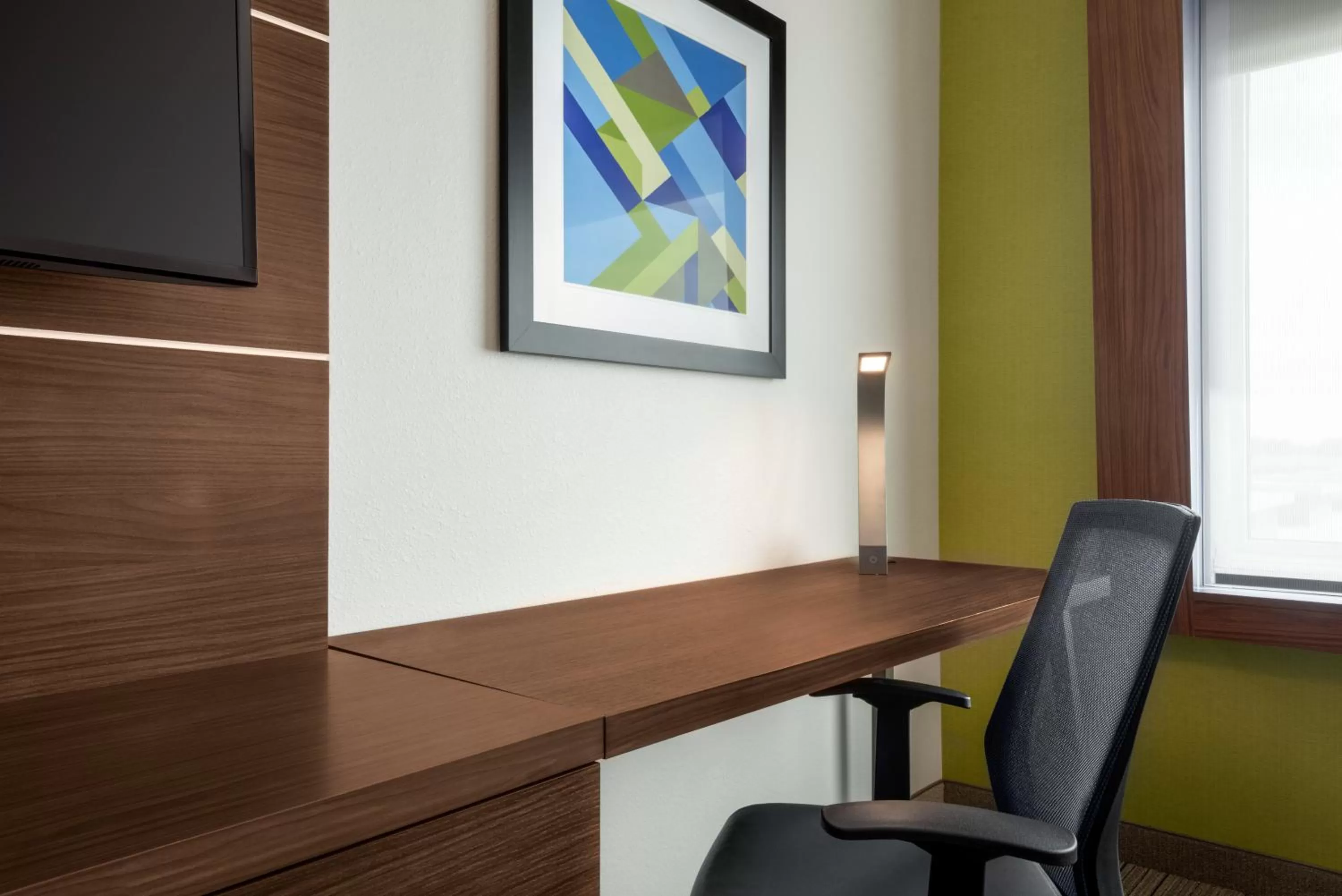 Photo of the whole room in Holiday Inn Express & Suites - West Des Moines - Jordan Creek by IHG