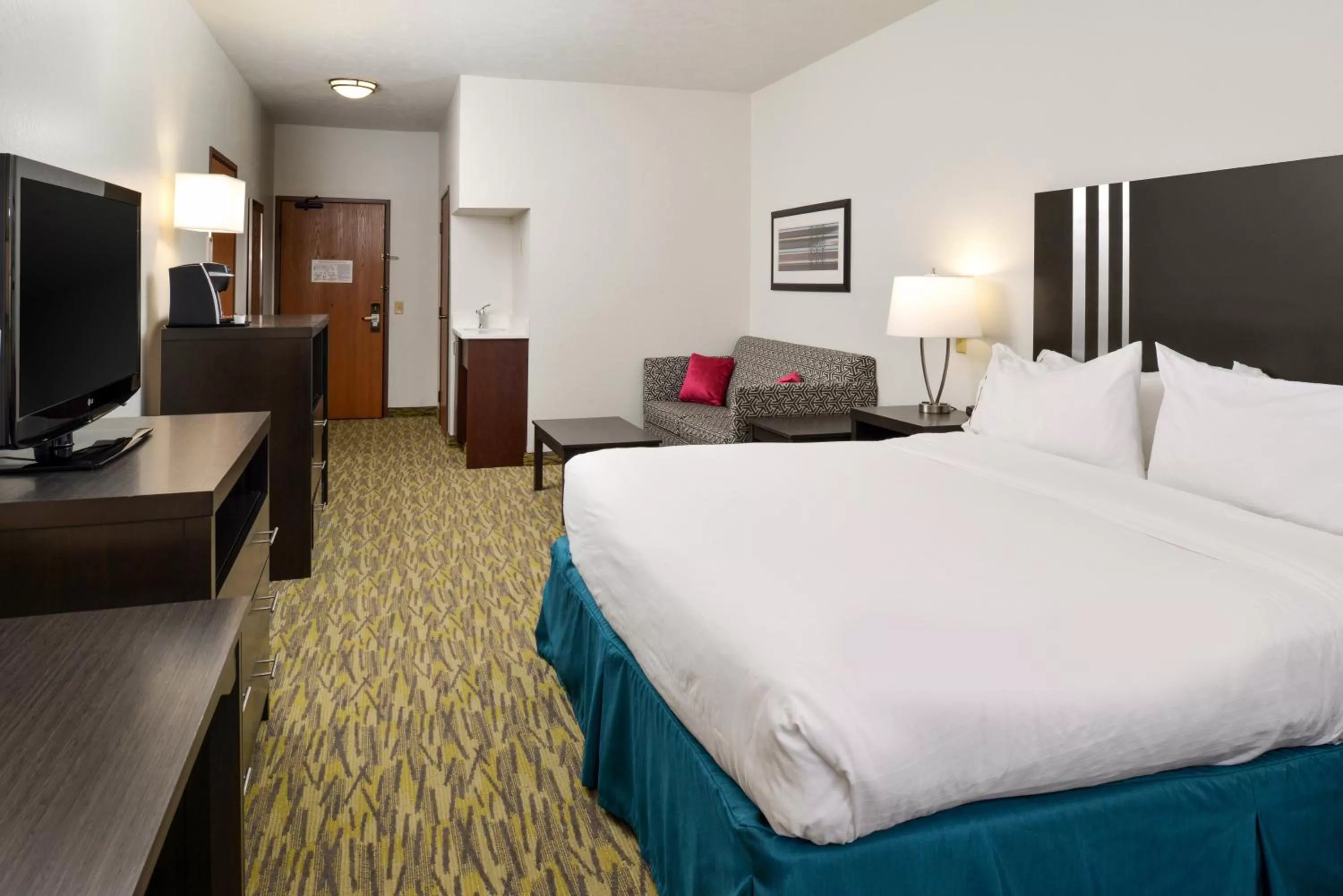 Photo of the whole room in Holiday Inn Express Hotel & Suites Omaha West by IHG
