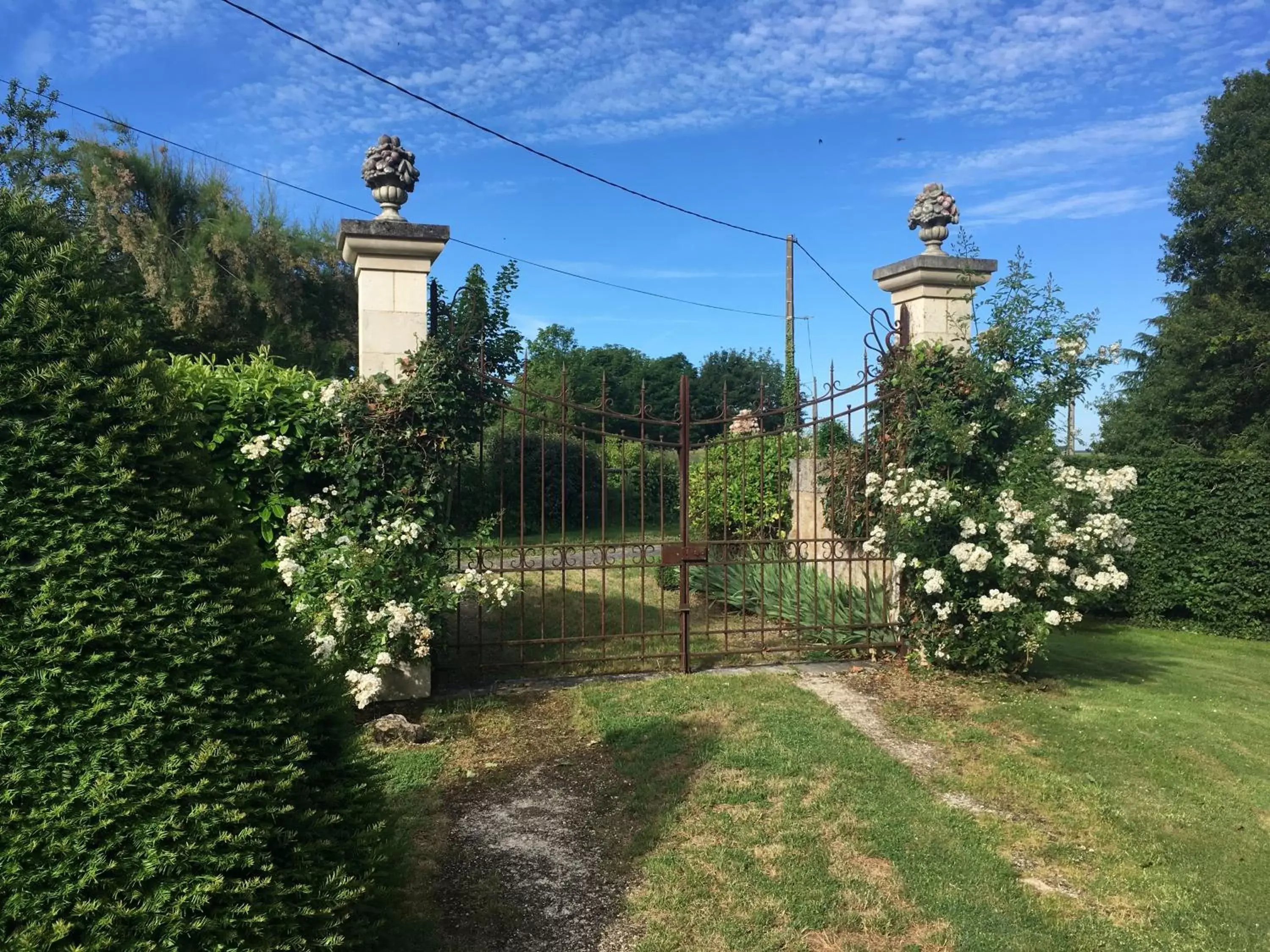 Property Building in Le Manoir de Maucartier