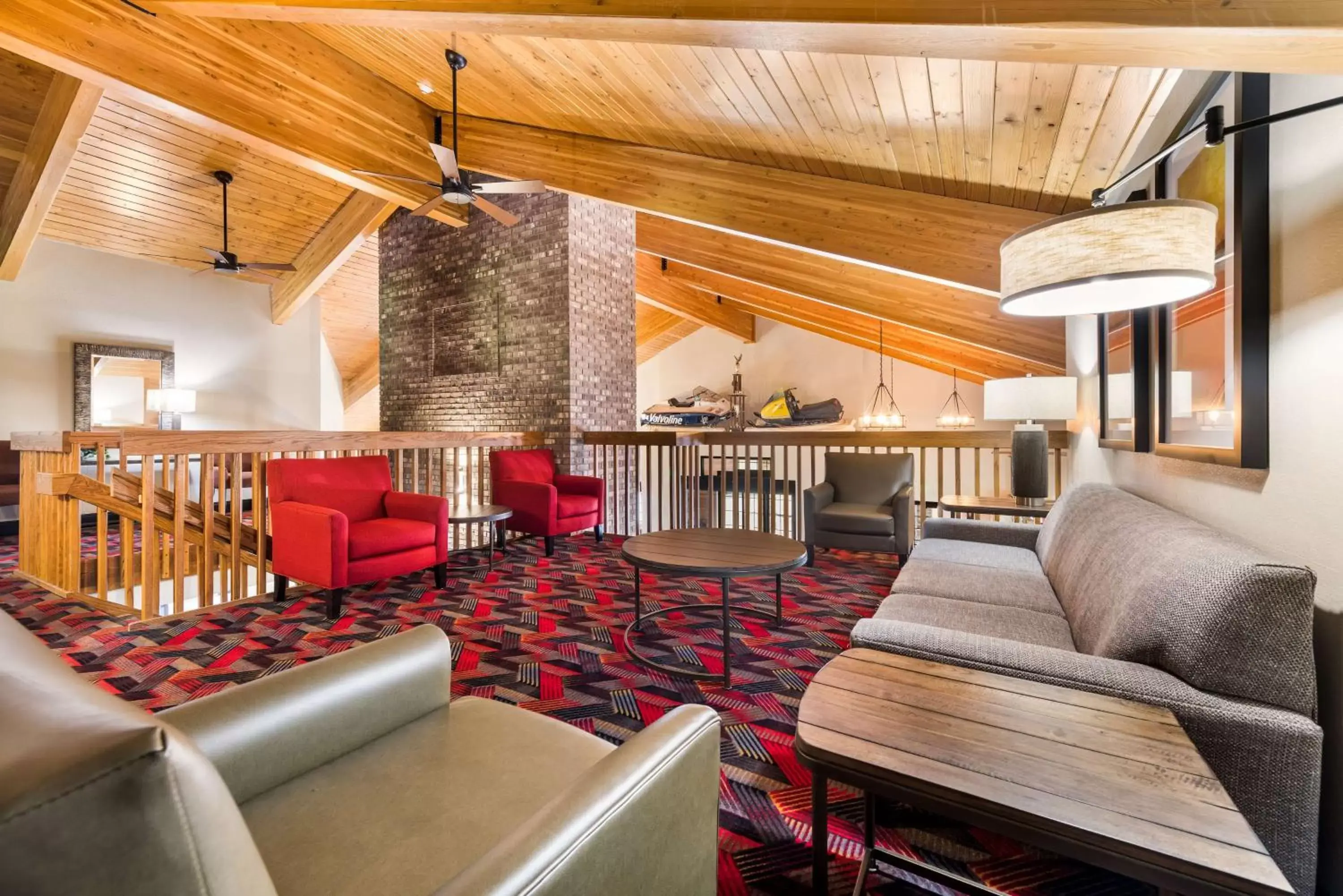 Lobby or reception, Lounge/Bar in Best Western Derby Inn