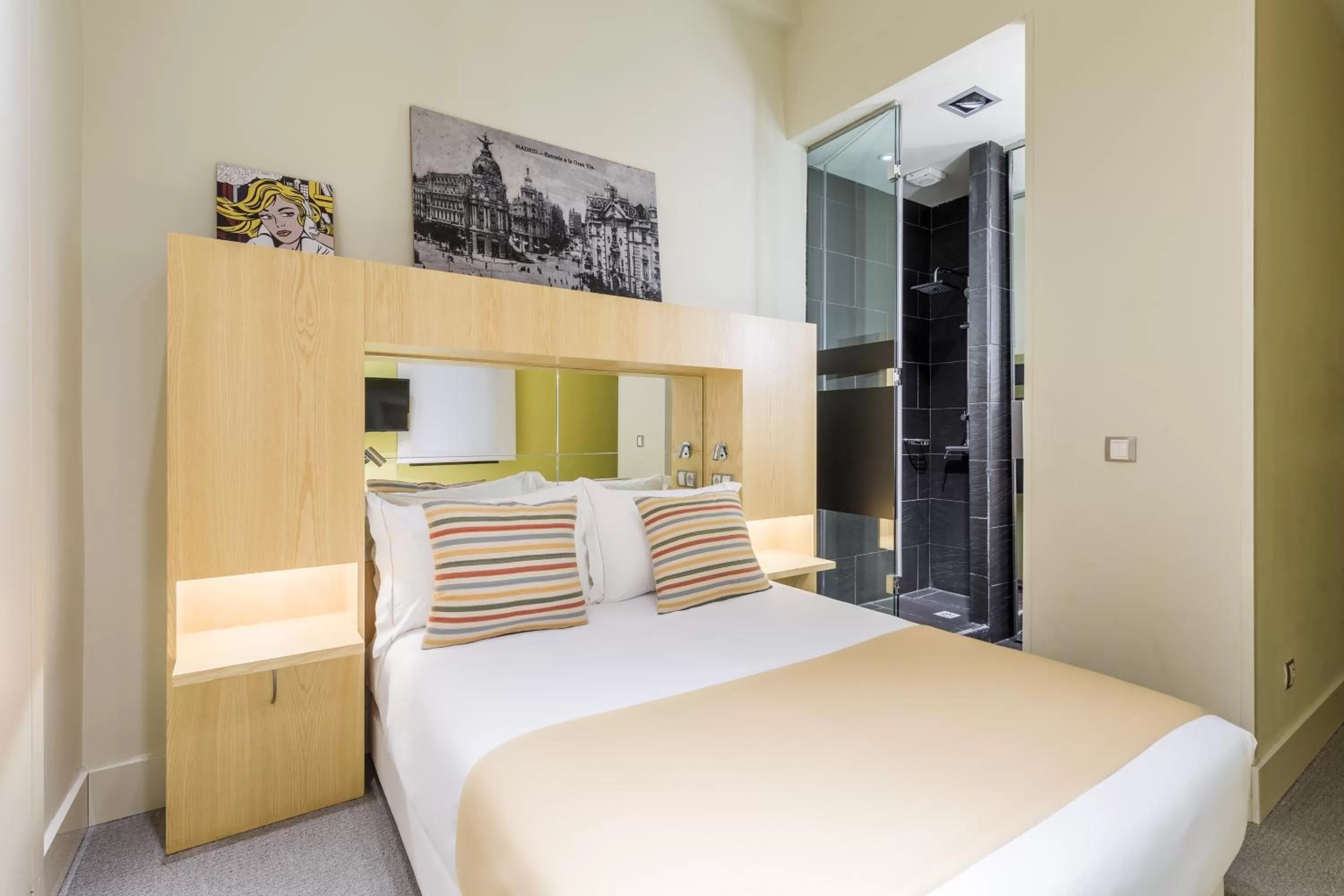 Photo of the whole room, Bed in Room Mate Alicia, Madrid