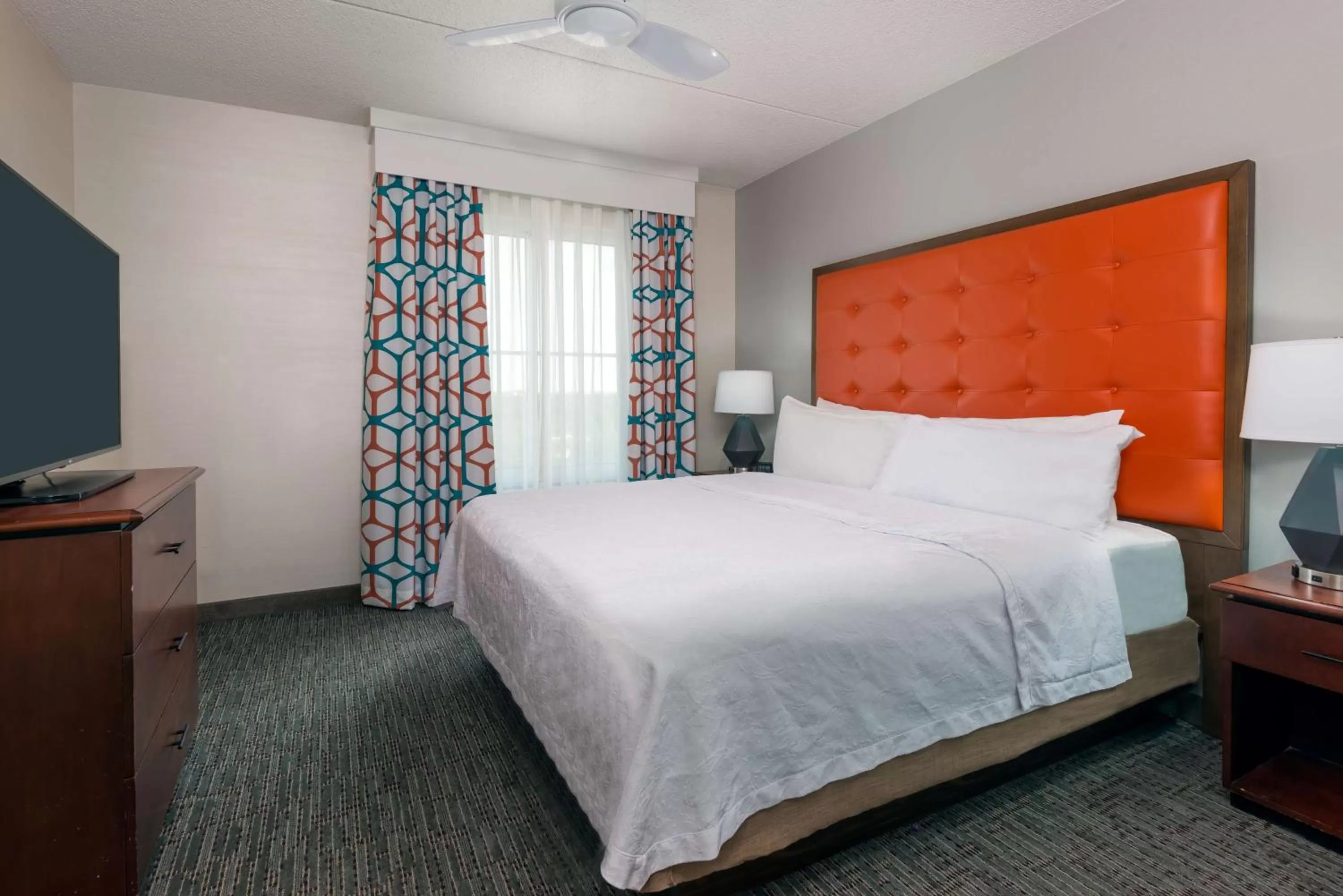Bed in Homewood Suites by Hilton Cleveland-Beachwood