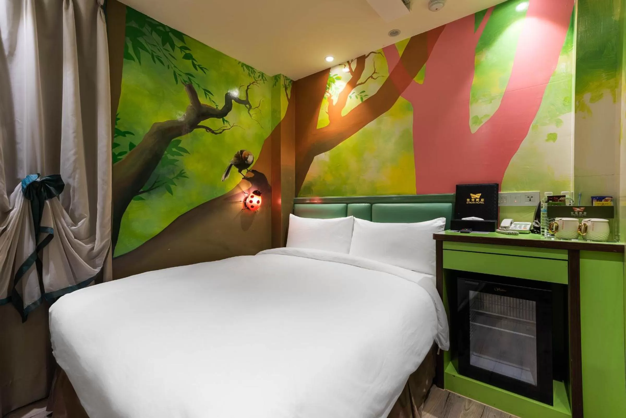 Photo of the whole room, Bed in Shichi Hotel