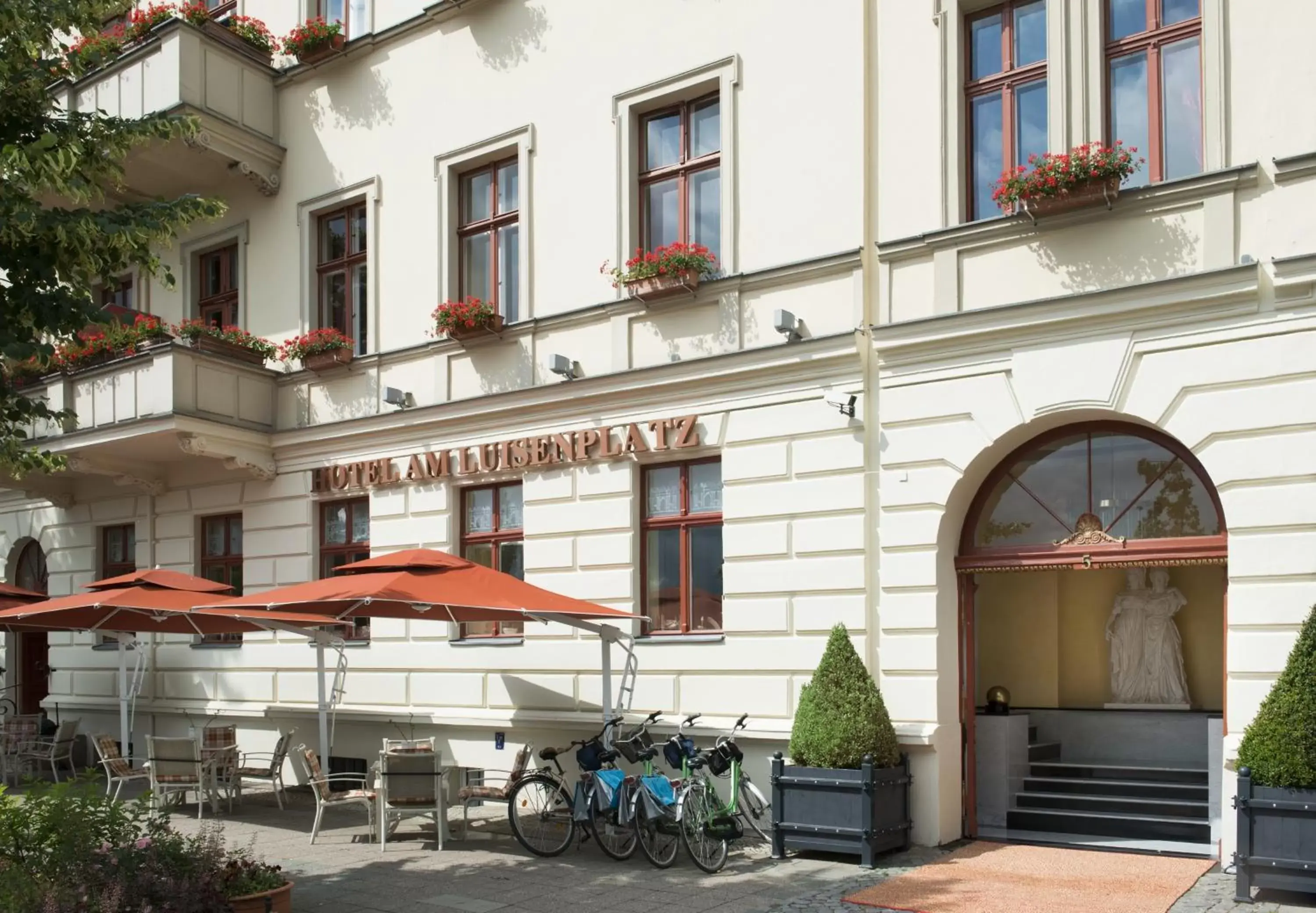 Property building in Hotel am Luisenplatz