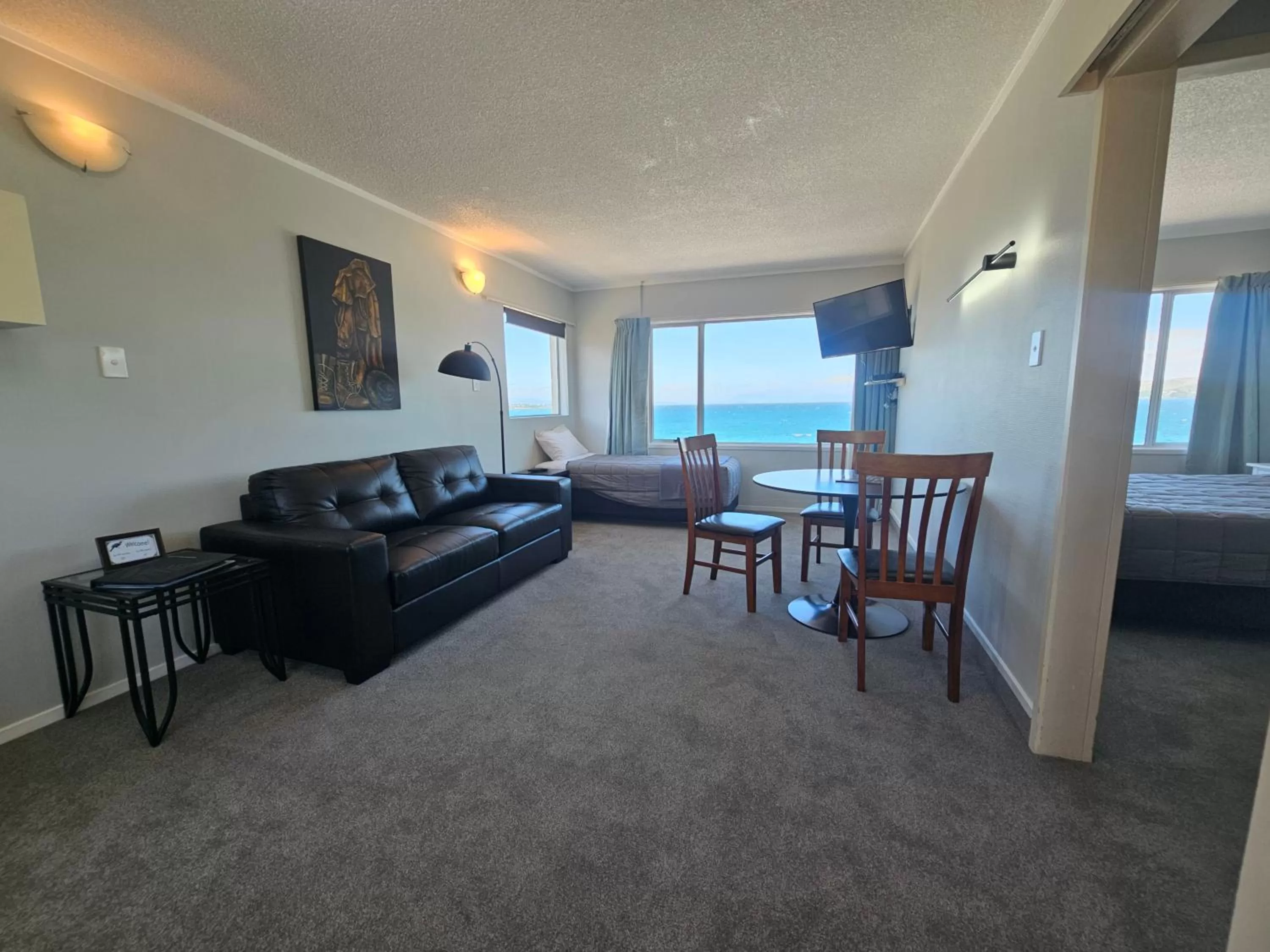 TV and multimedia in Tui Oaks Motel