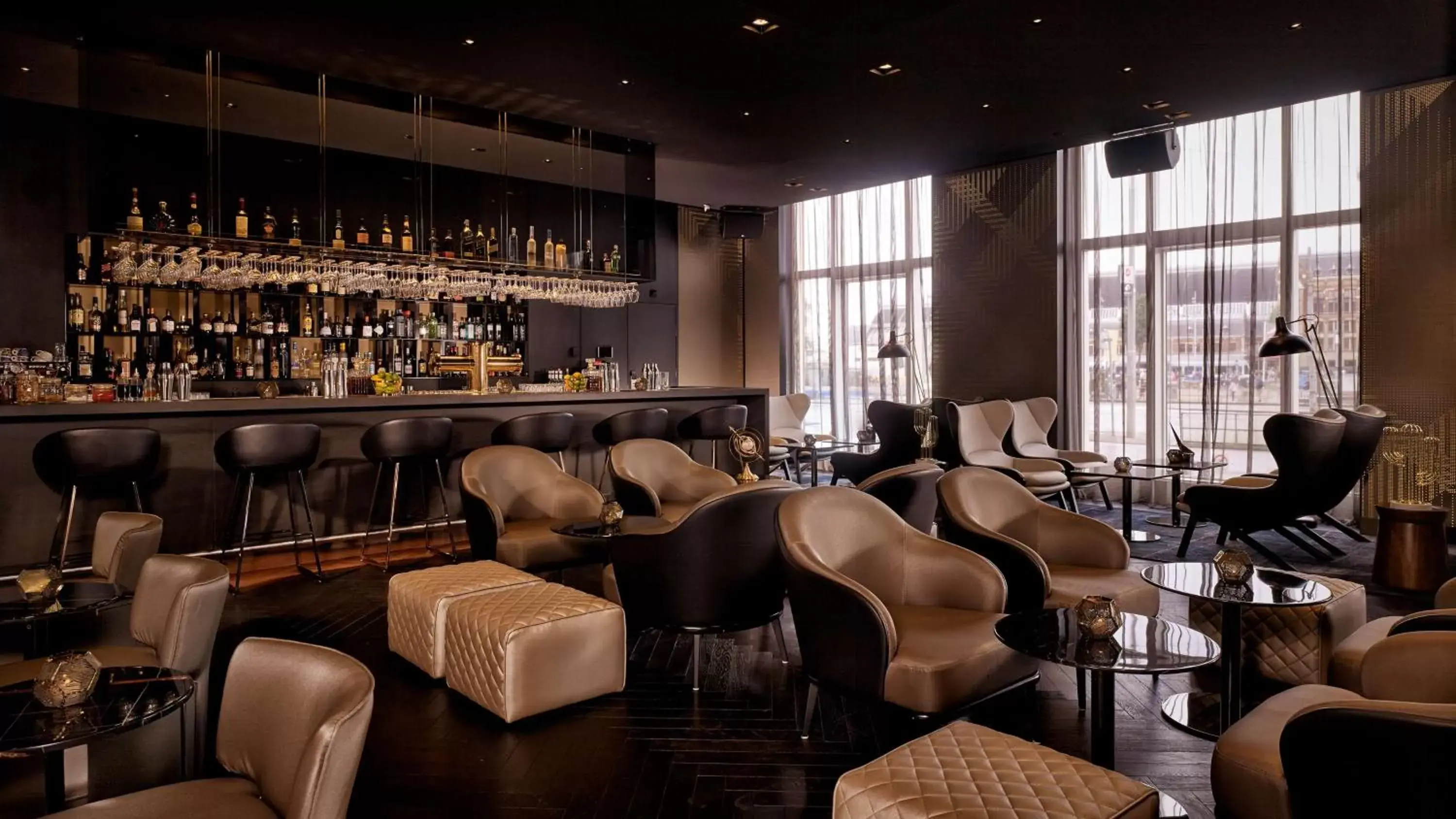Lounge or bar, Lounge/Bar in Park Plaza Victoria Amsterdam