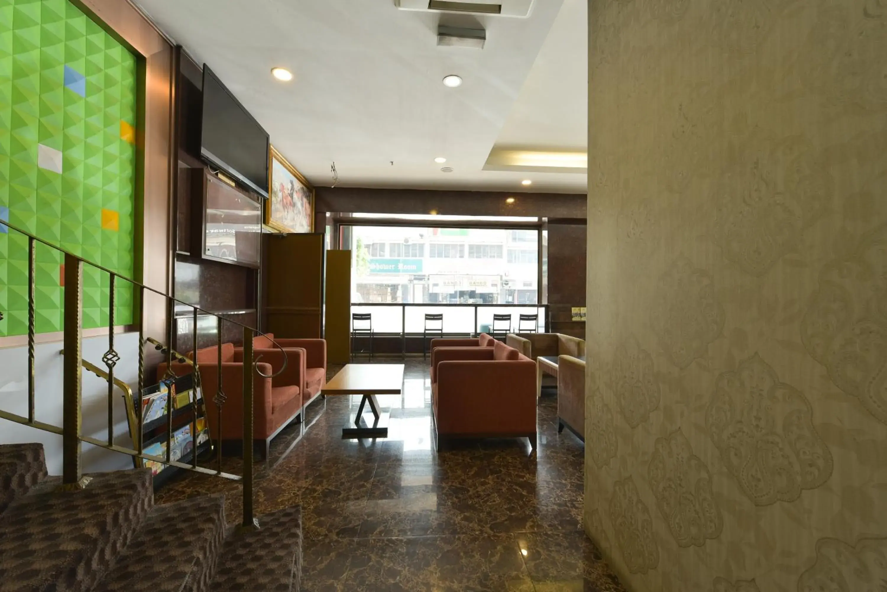 Lobby or reception, Restaurant/Places to Eat in Townhouse OAK Hotel Holmes Johor Jaya